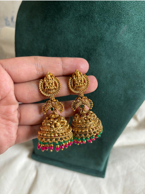 The Bridal Edit: Why Big Jhumkas are Replacing Traditional Chokers