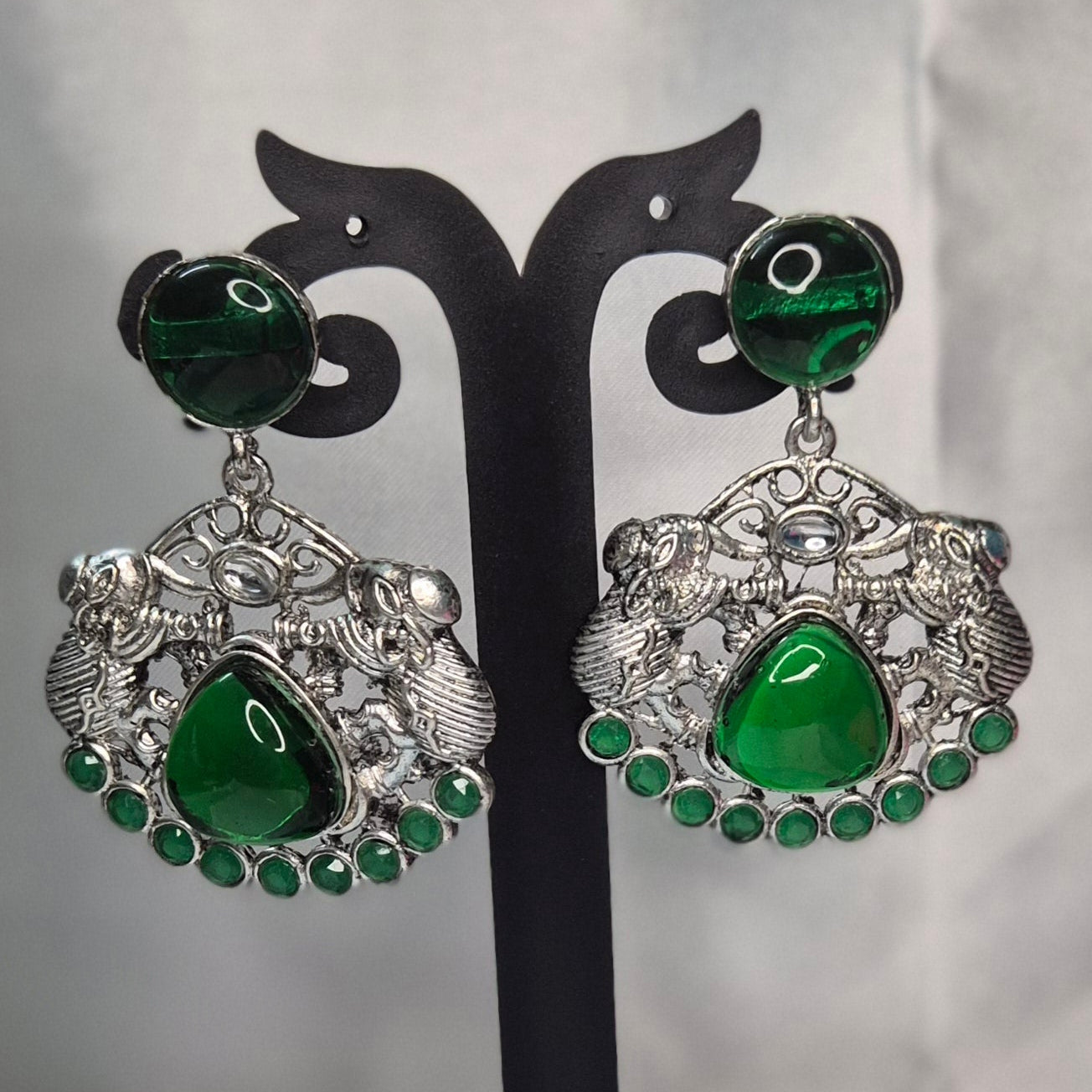 Oxidised dangler with Emerald green stone