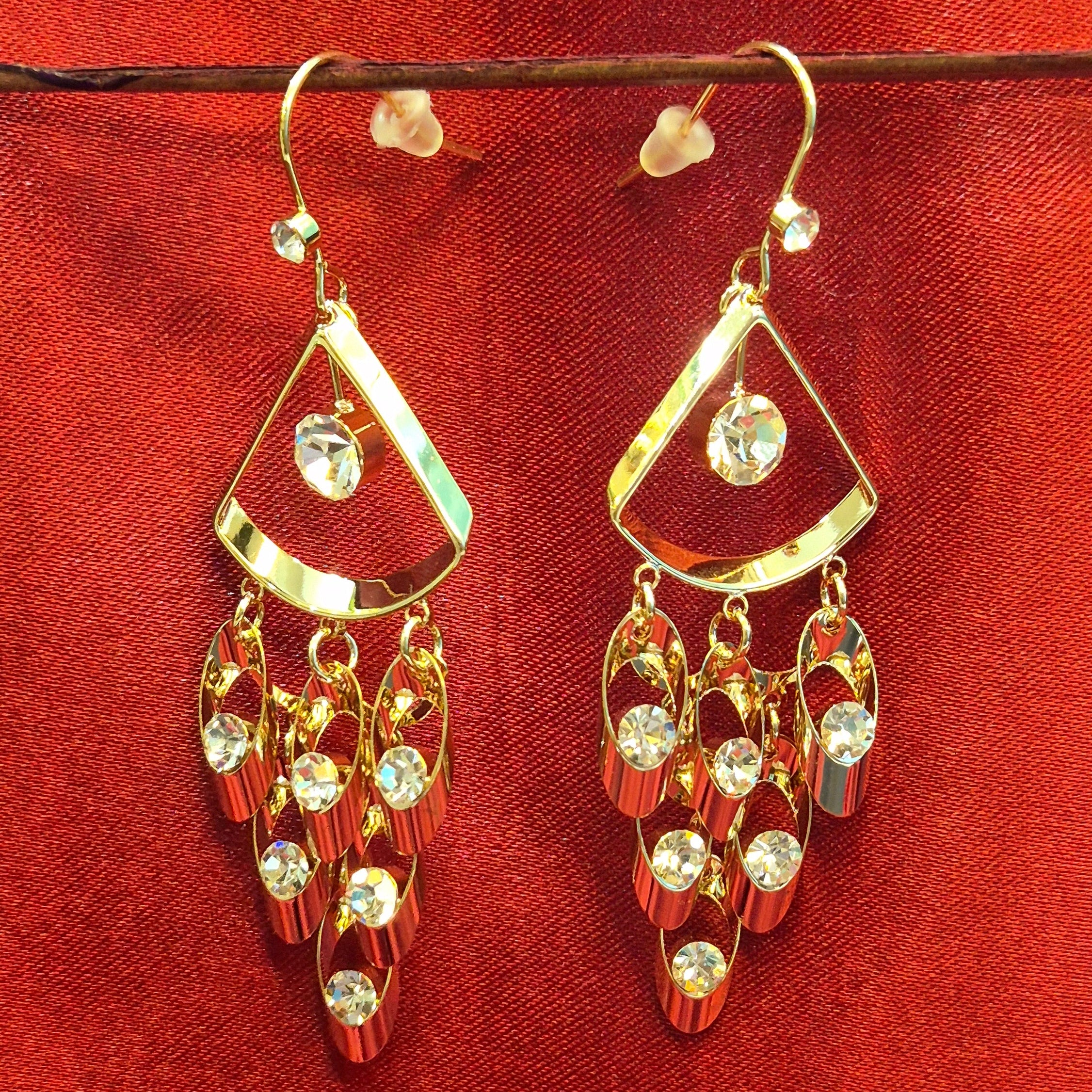 Hook drop with white stone danglers