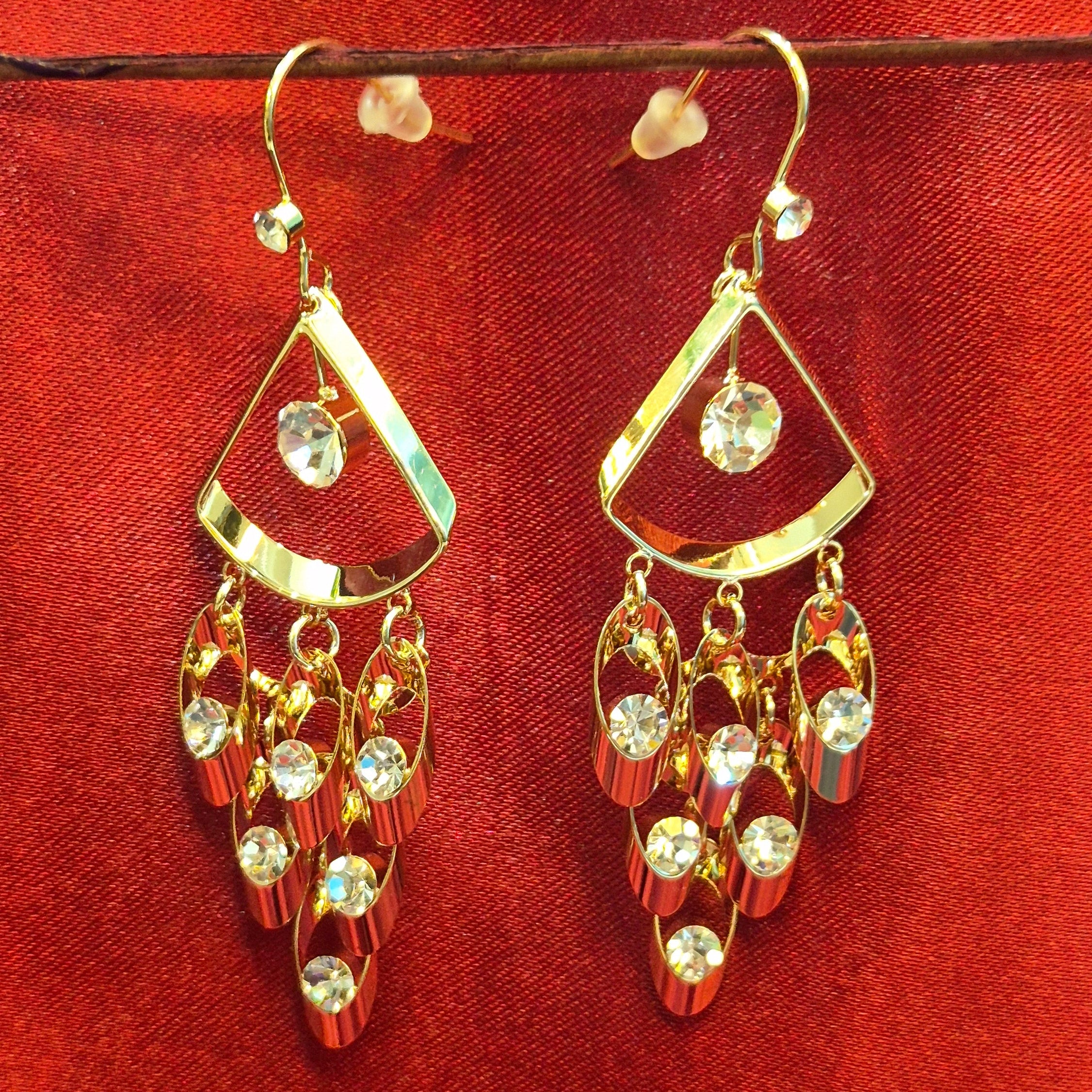 Hook drop with white stone danglers