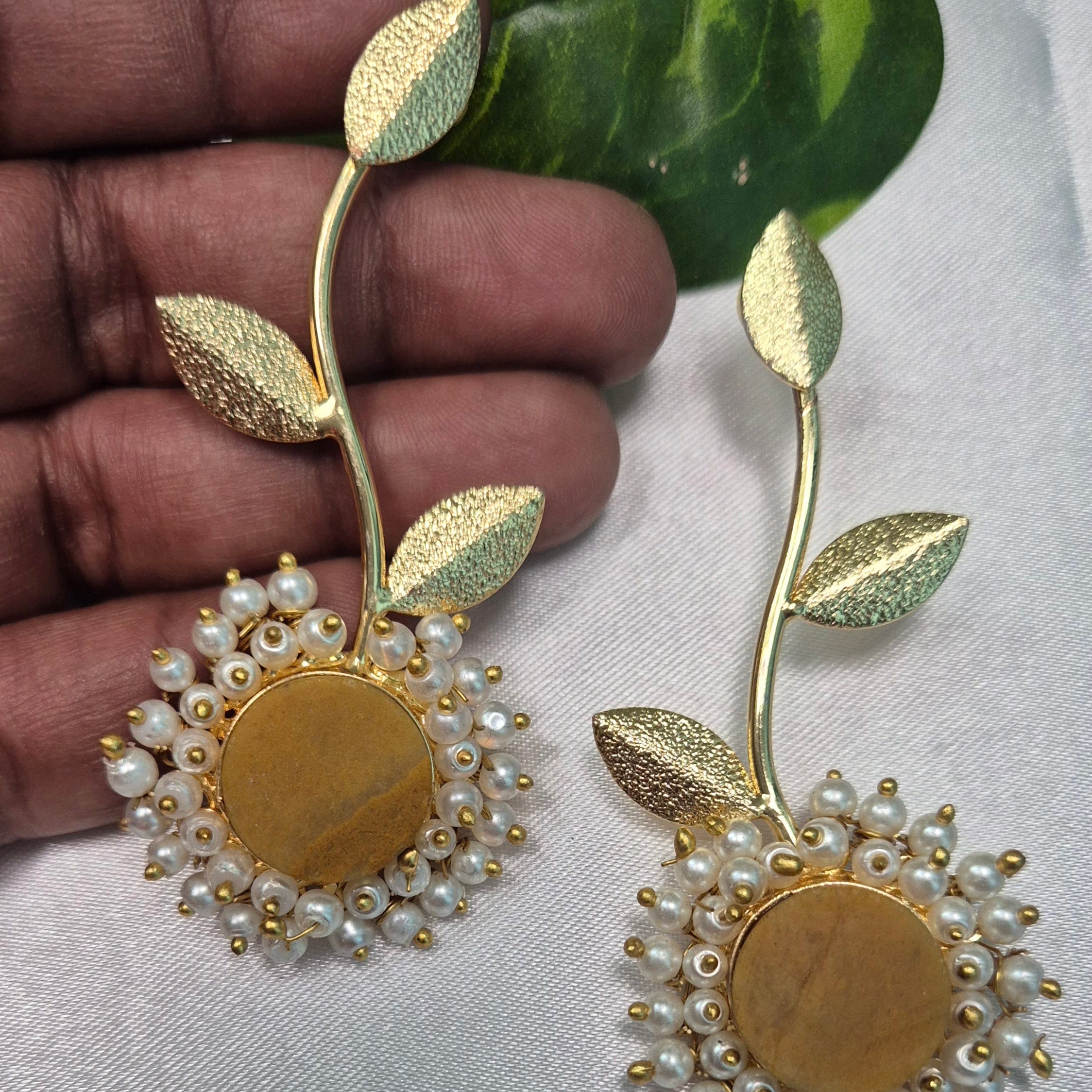 Anti tarnish sunflower with  pearl border