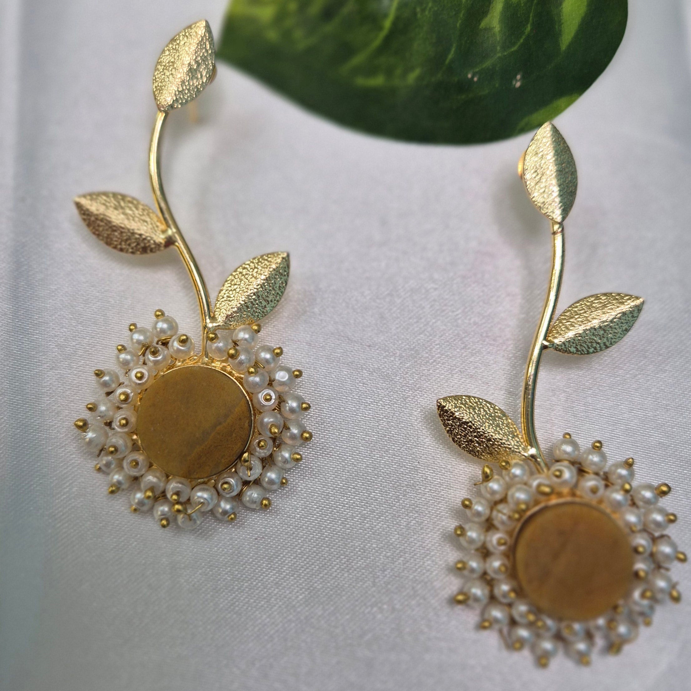 Anti tarnish sunflower with  pearl border