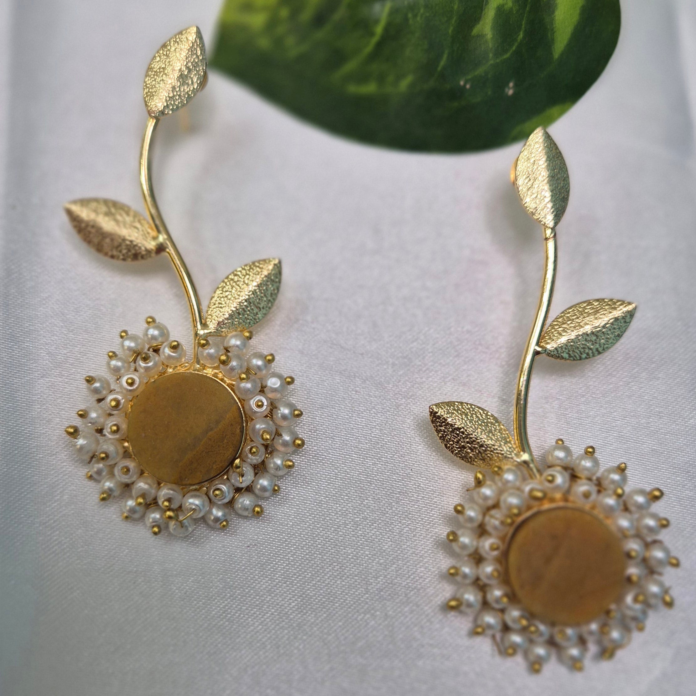 Anti tarnish sunflower with  pearl border