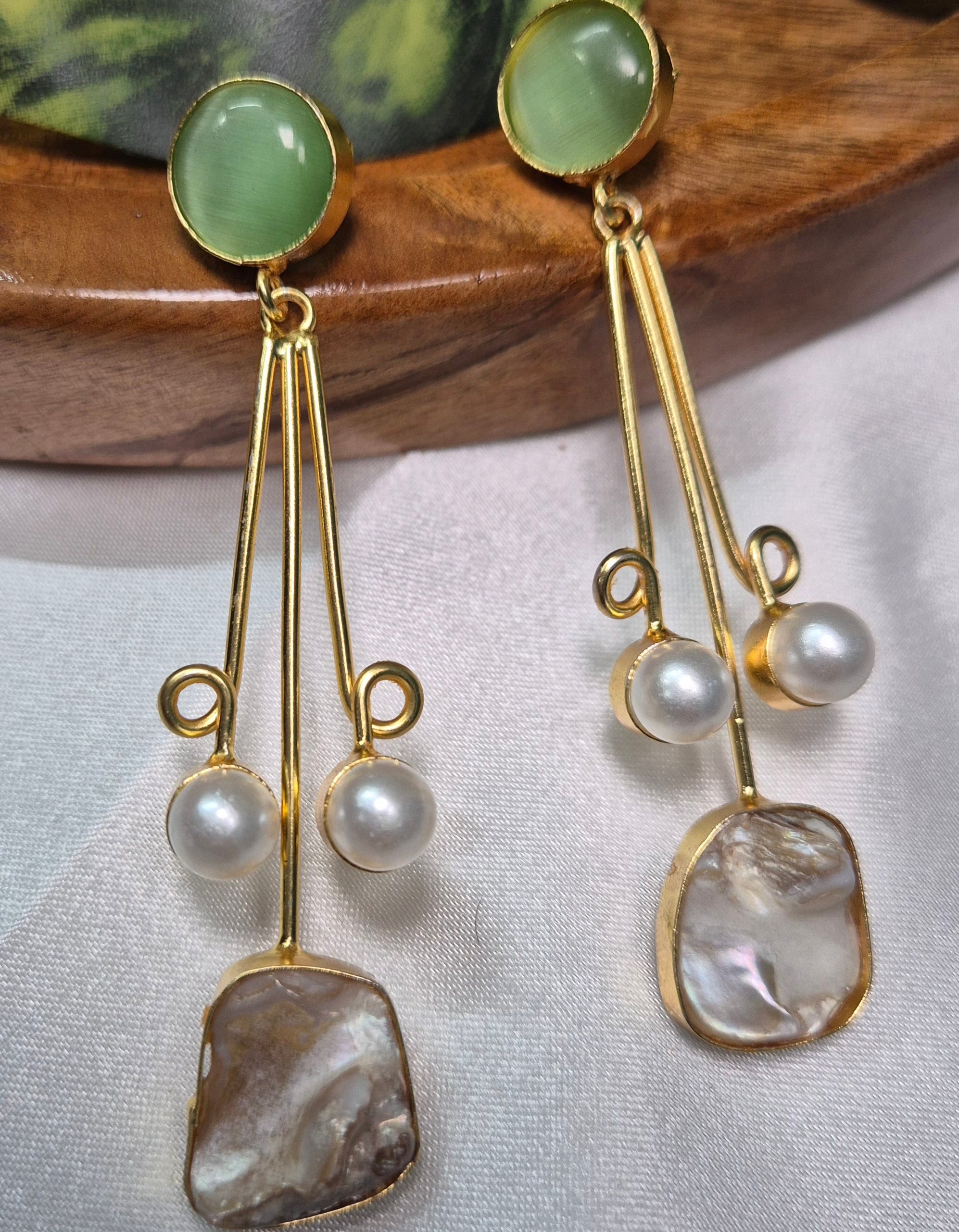 Mother of pearl dangler