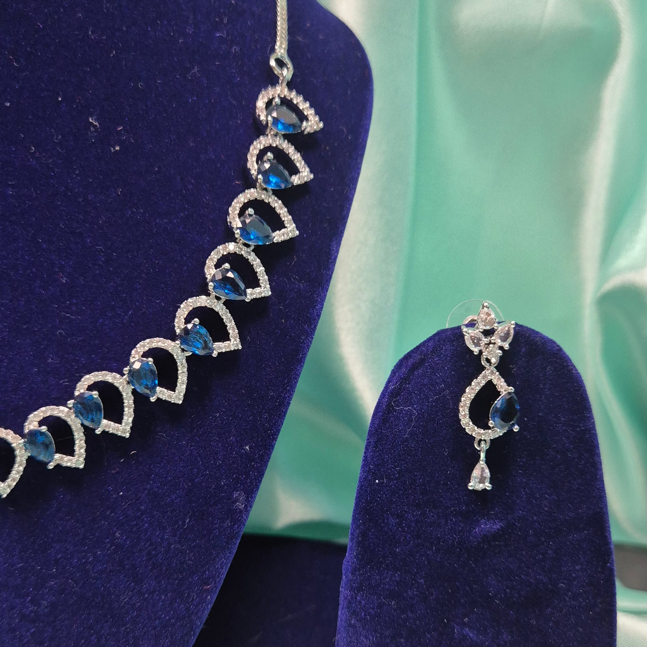 AD Blue and white diamond setting set