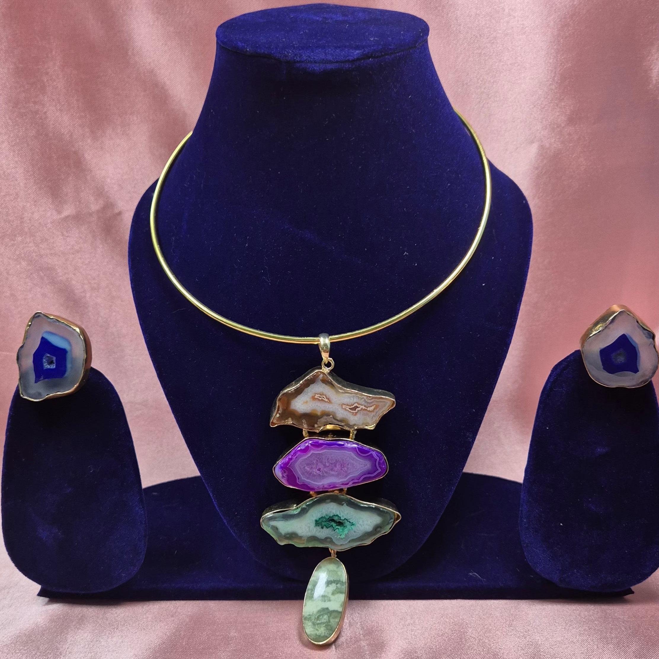 Multi colour Hasli set with natural stones