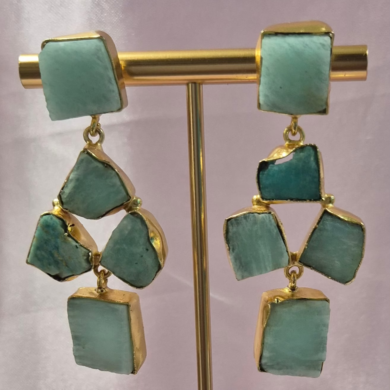 Natural stone danglers