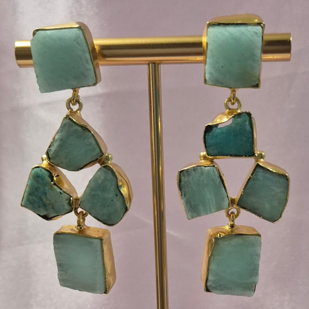 Natural stone danglers