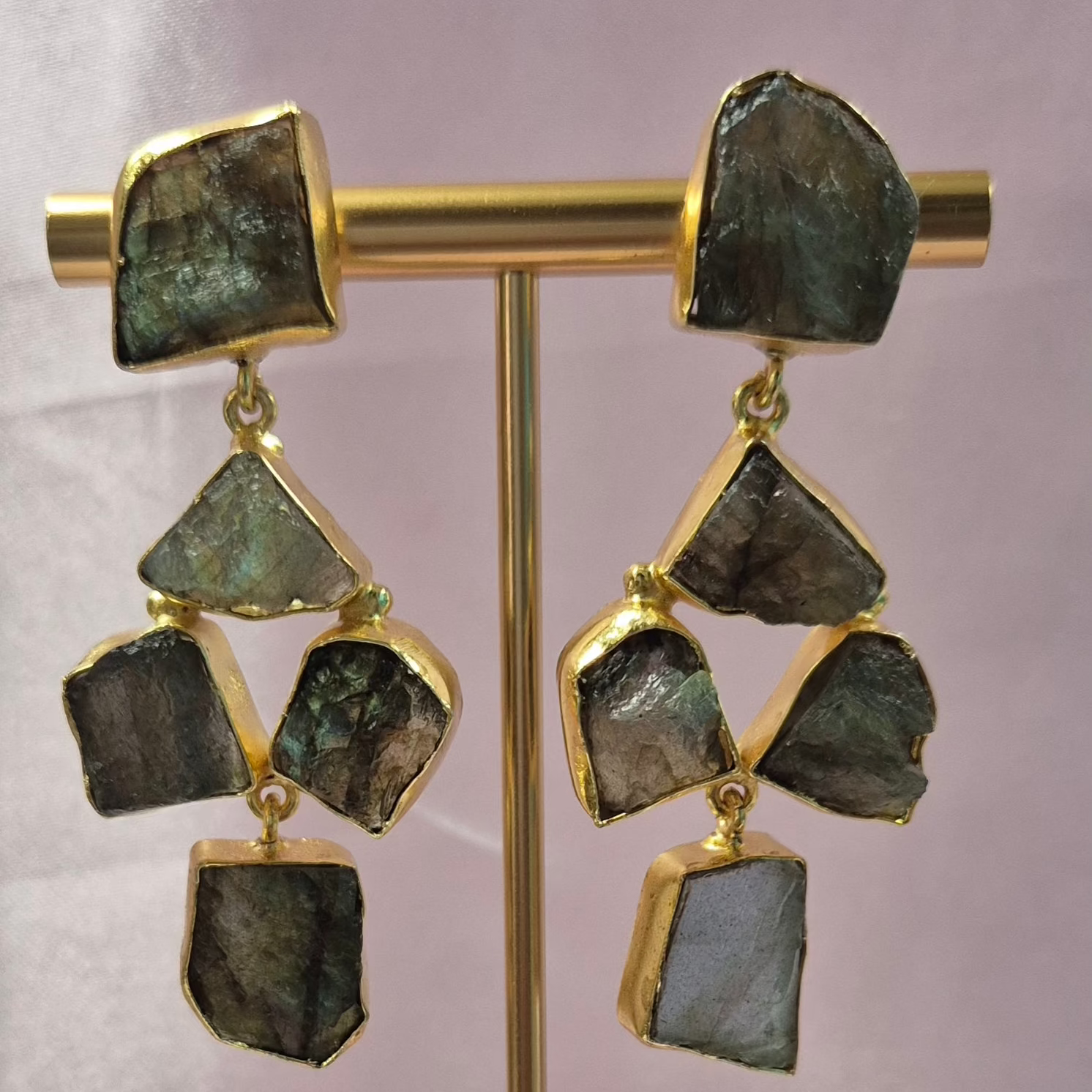 Natural stone danglers