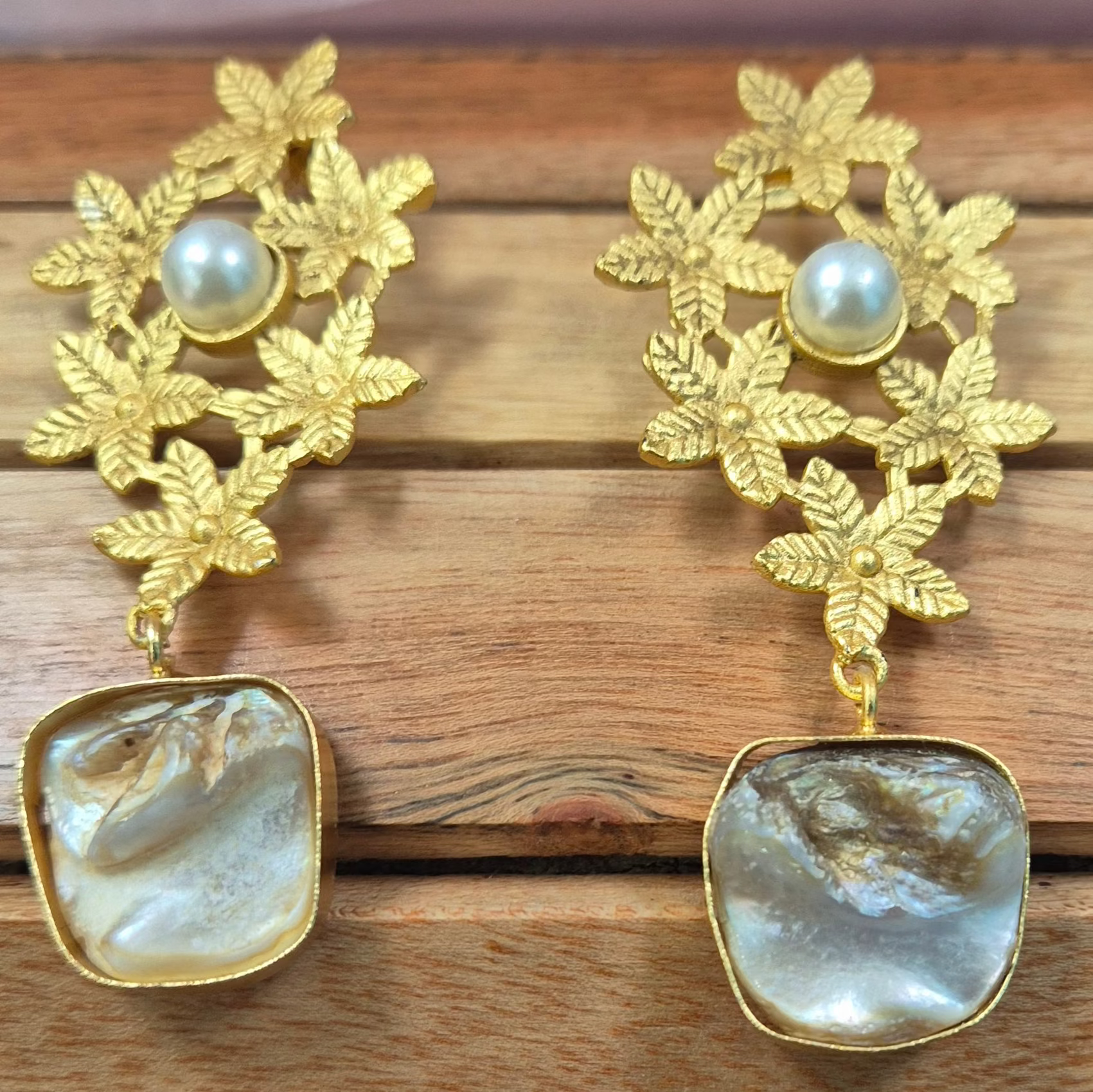 Mother of pearl dangler