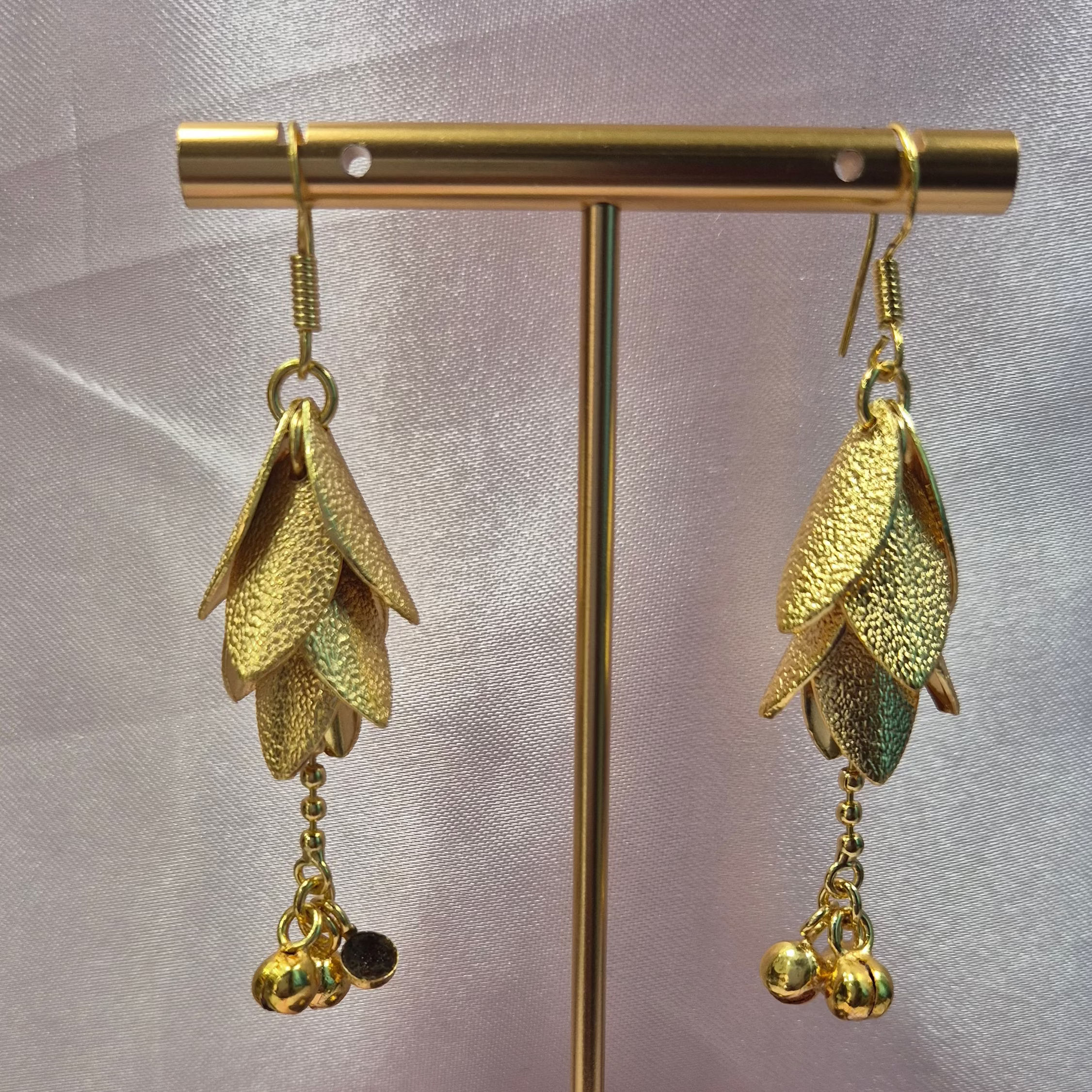 Hook drop golden danglers