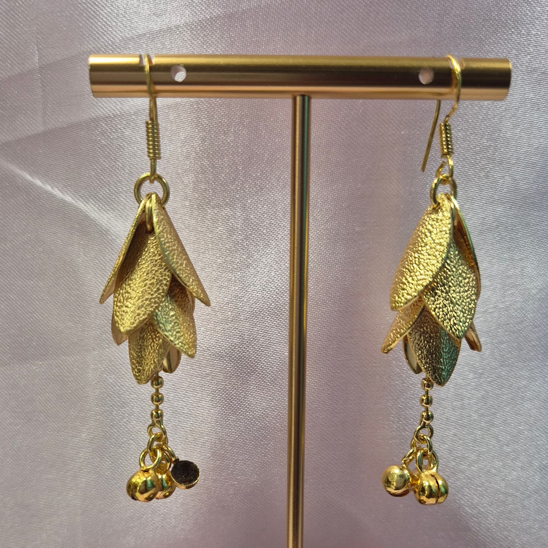 Hook drop golden danglers