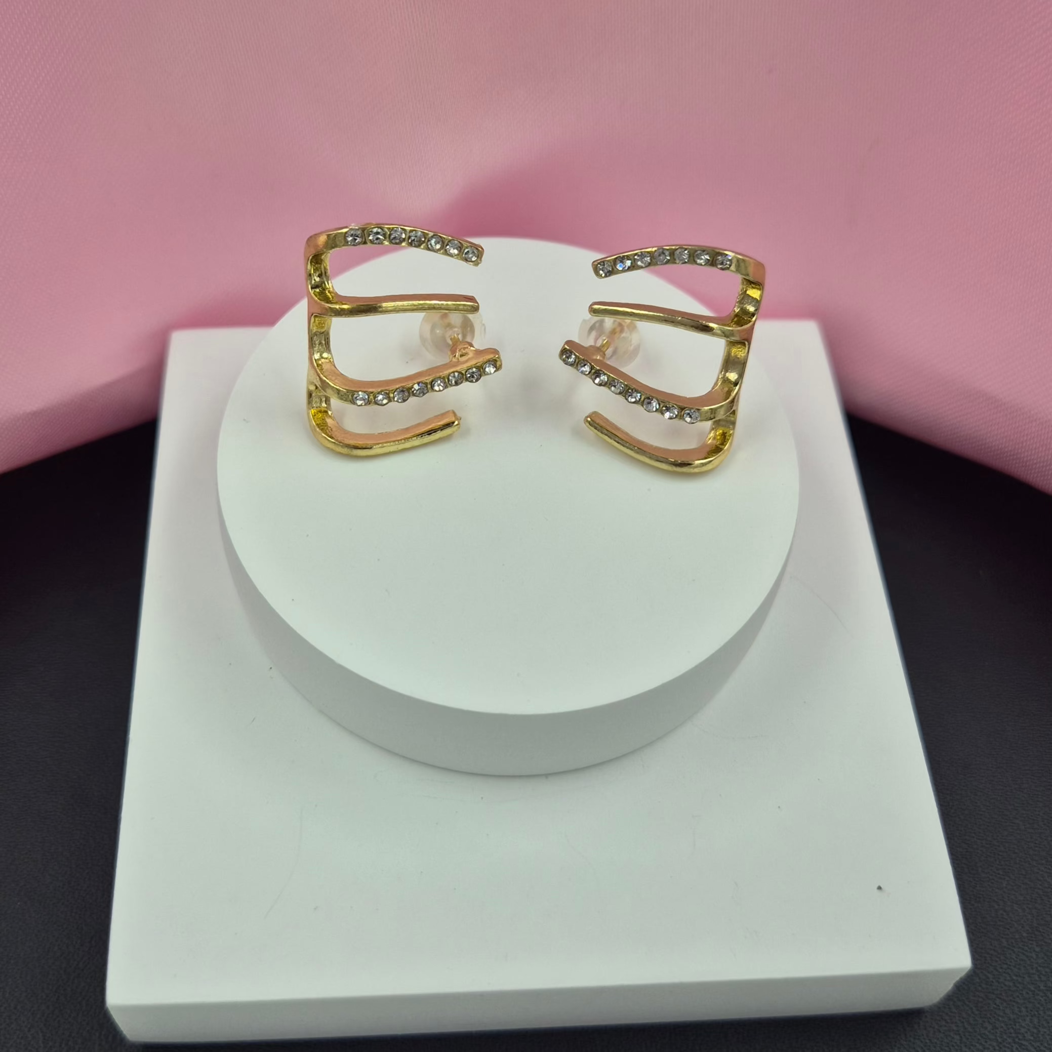 Double 'E' ear lobe clutch stud