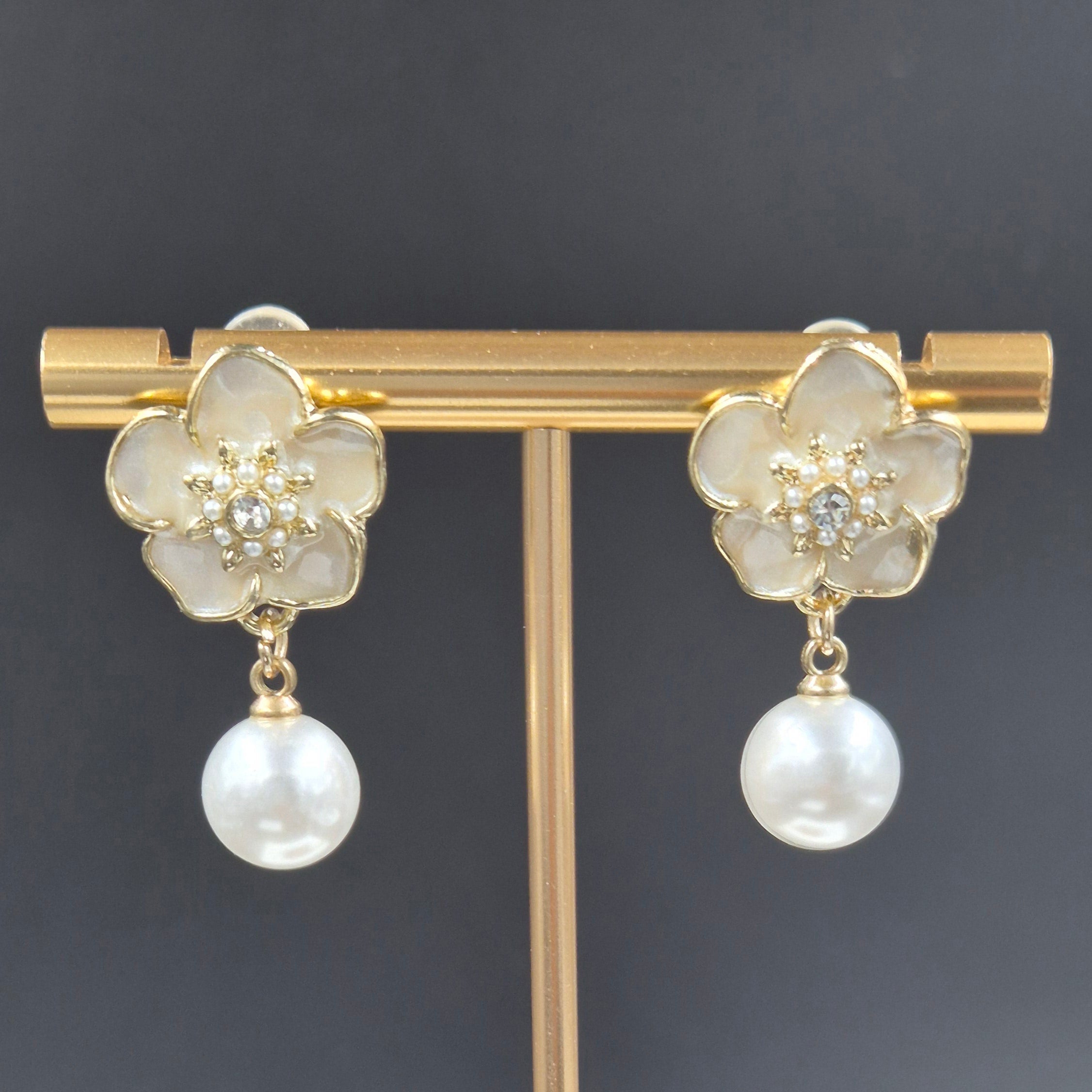 White rose stud with Pearl dangler