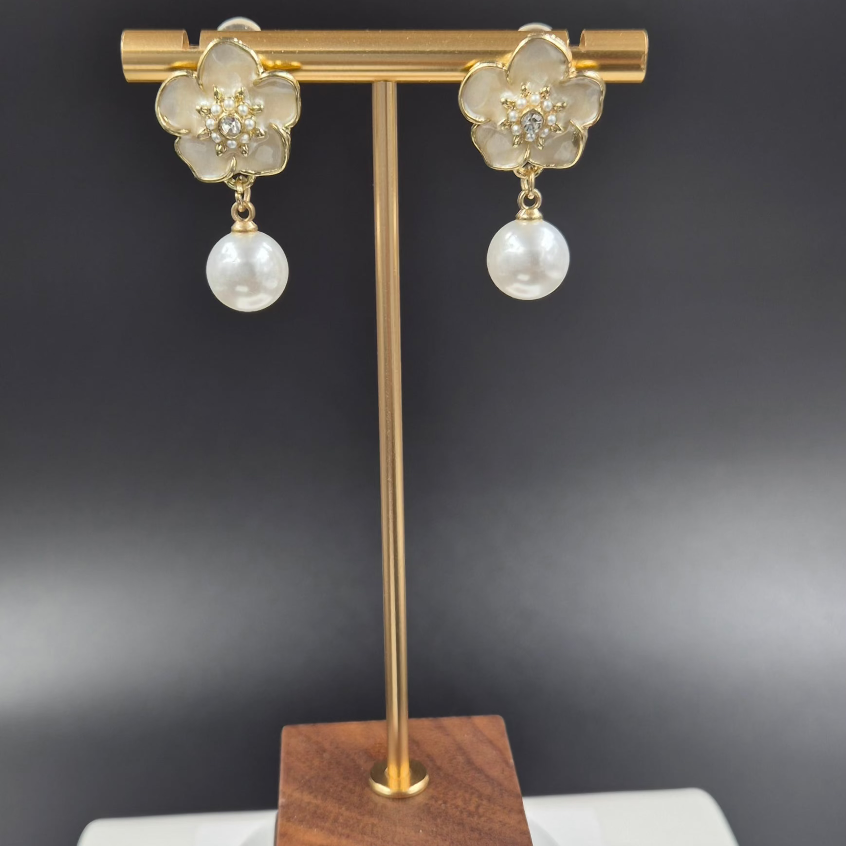 White rose stud with Pearl dangler