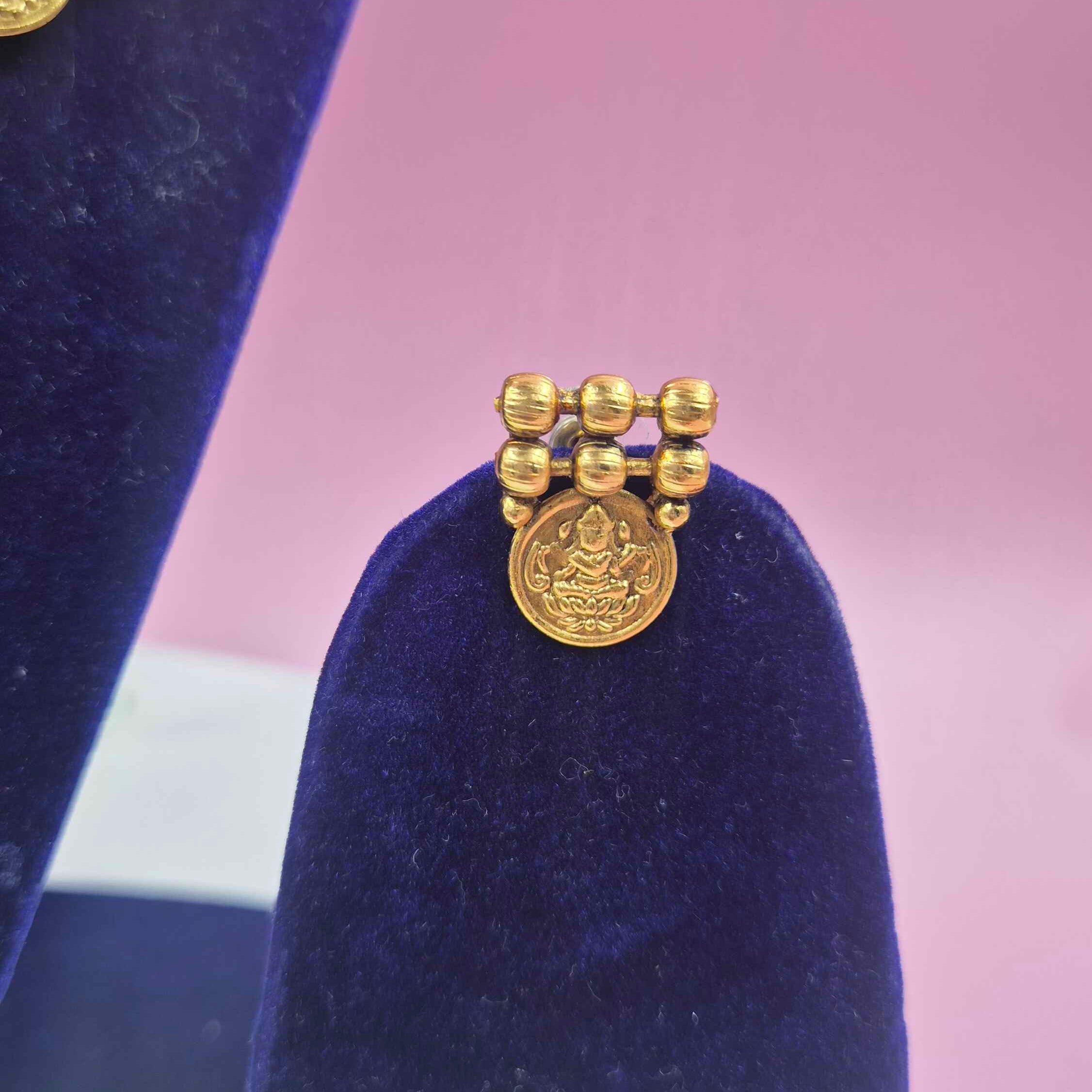 Antique Gold Lakshmi Kasu necklace Set – Traditional Temple Jewelry with Matching Earrings