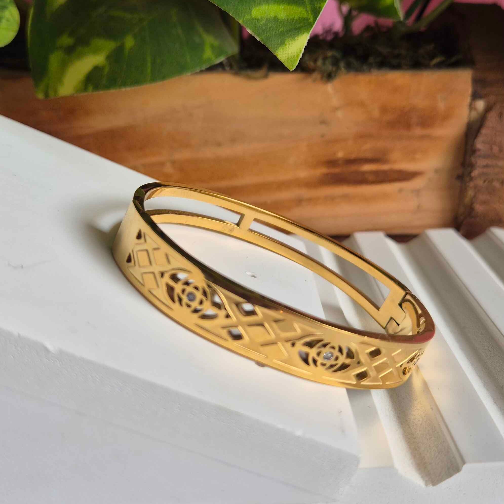 Elegant Gold-Tone Floral Pattern Korean/Kada Bracelet for Women | Designer Cuff Bangle