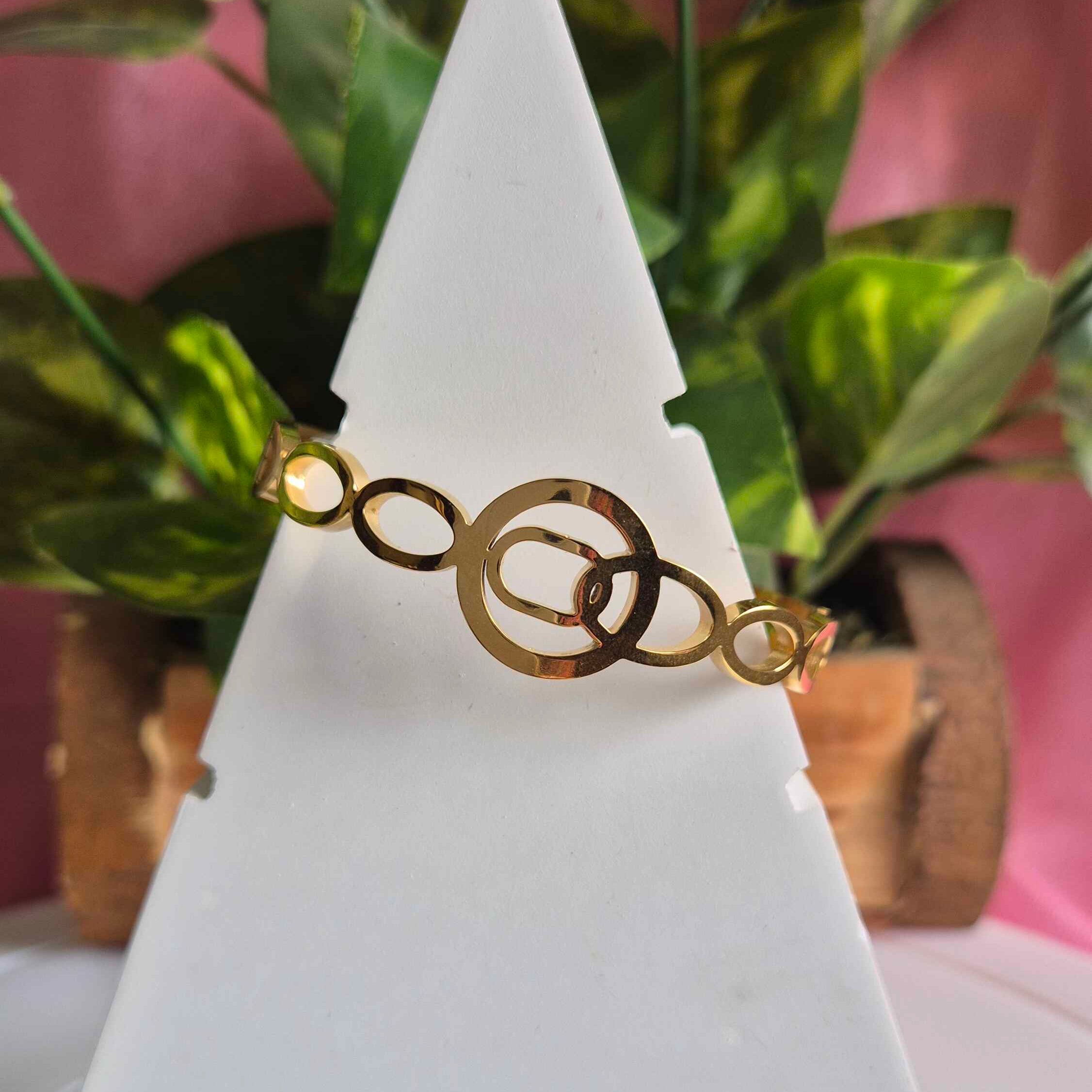 Modern Interlocking Circle Gold-Tone Bangle Bracelet for Women | Minimalist Geometric Designer Kada