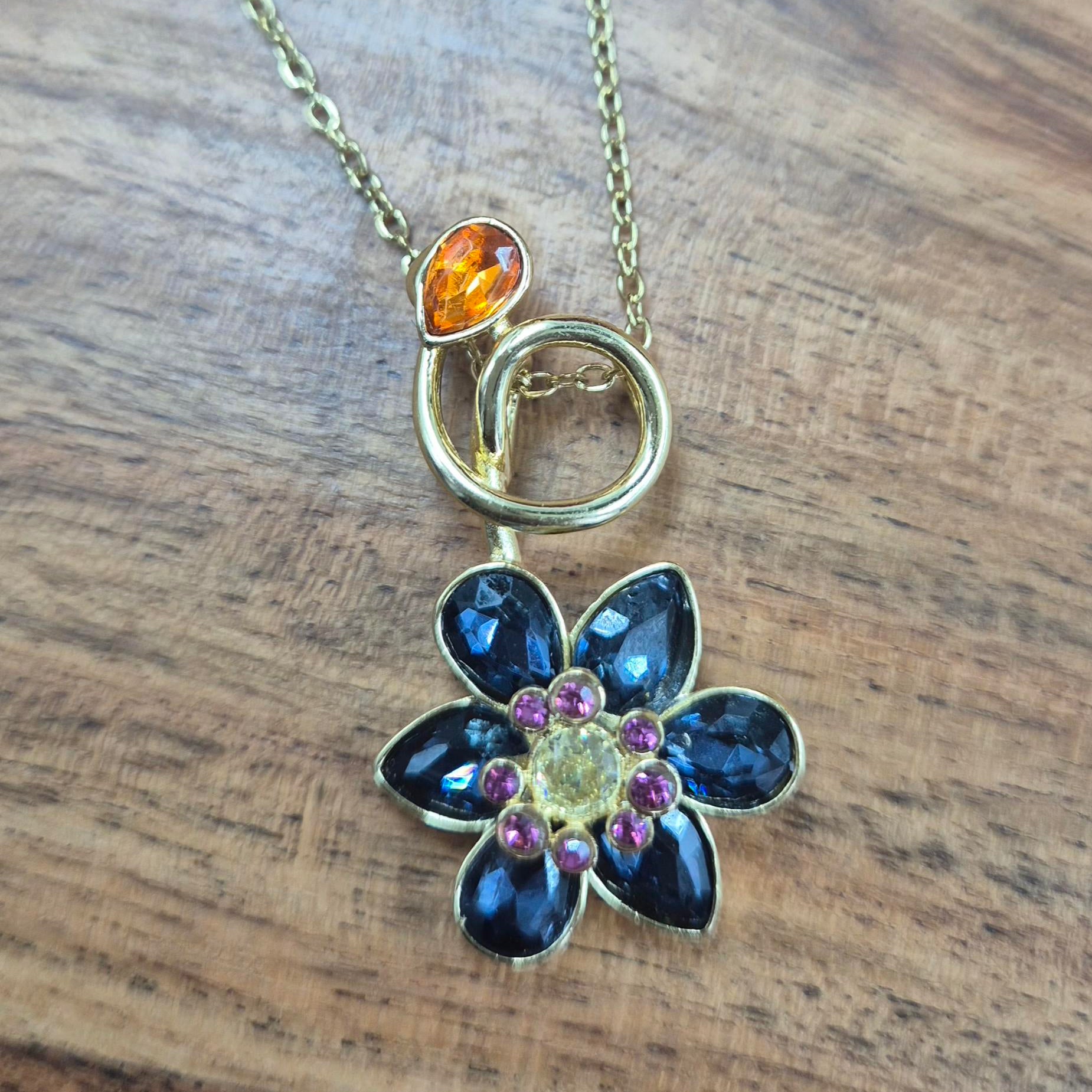 Black Floral Crystal Pendant Necklace for Women | Elegant Gold-Plated Flower Charm pendant chain