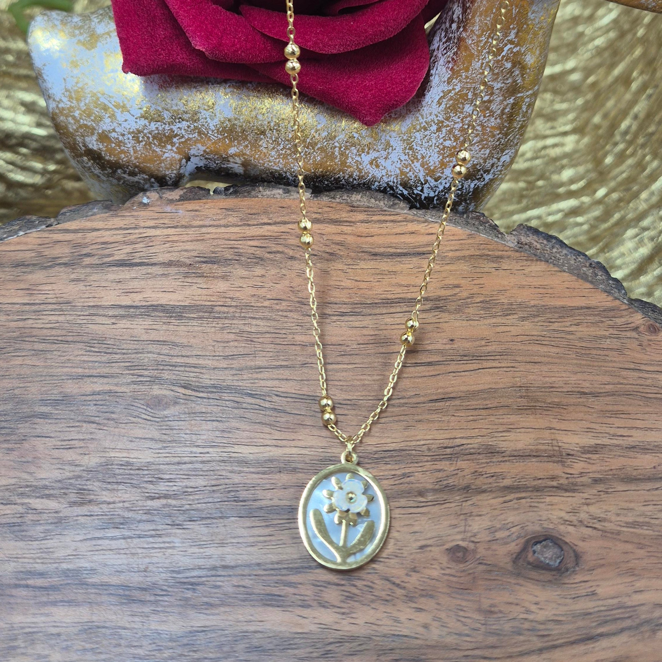Elegant Floral Pendant  chainfor Women | Gold-Tone Daisy Charm Chain