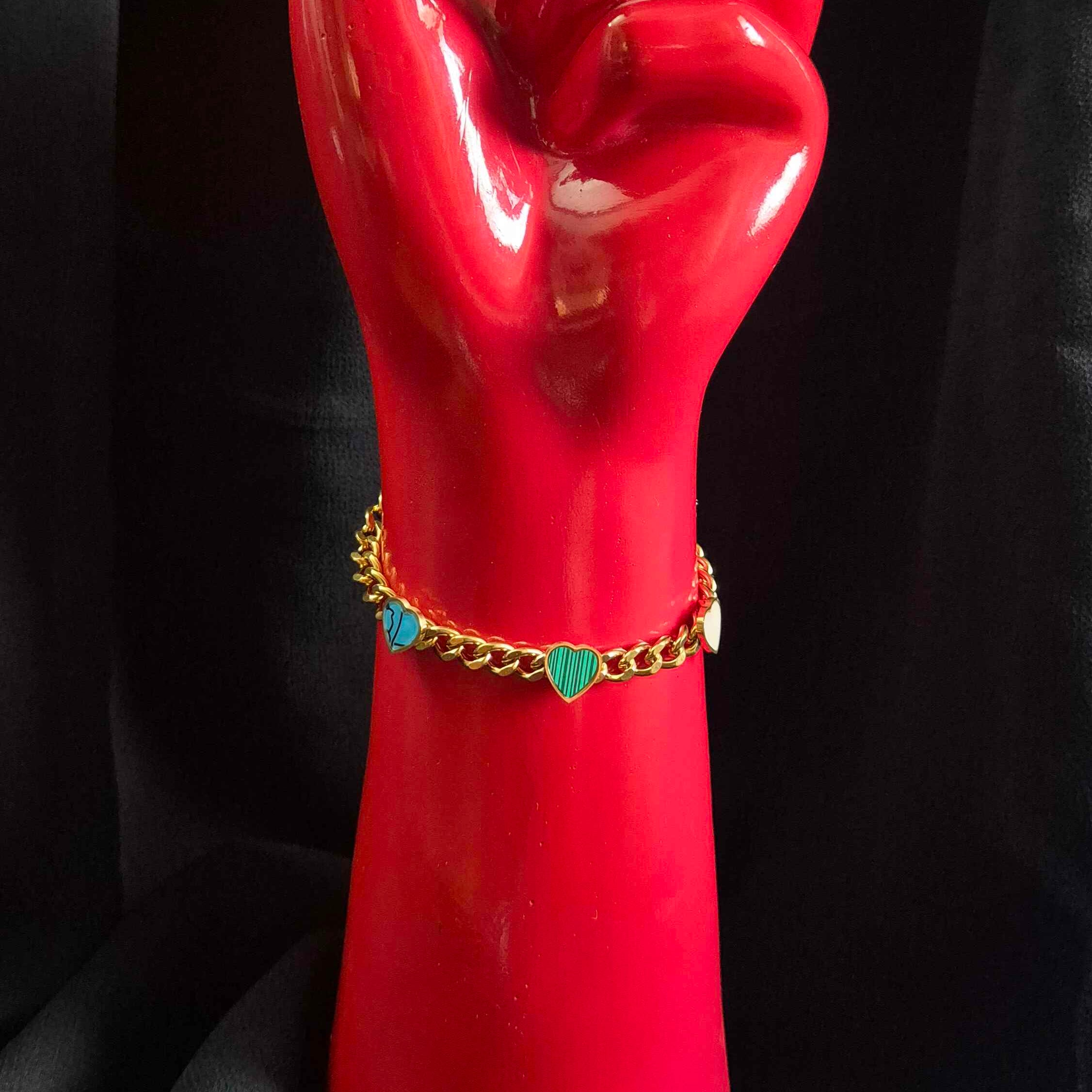 Anti tarnish Heart Charm Curb Chain Bracelet with Multicolor Accents