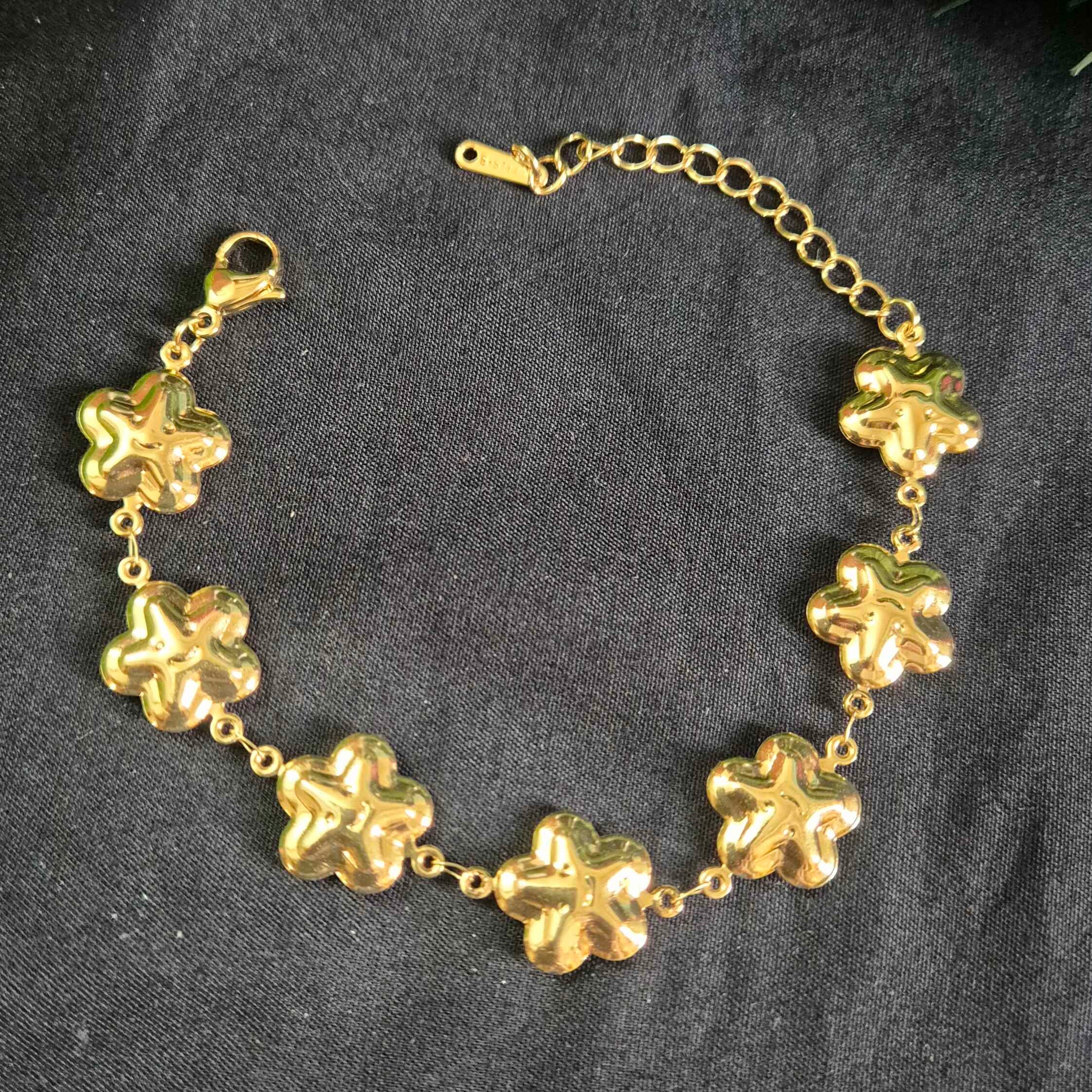 Anti tarnishPuffed Floral Link Bracelet with Polished Gold-Tone Finish