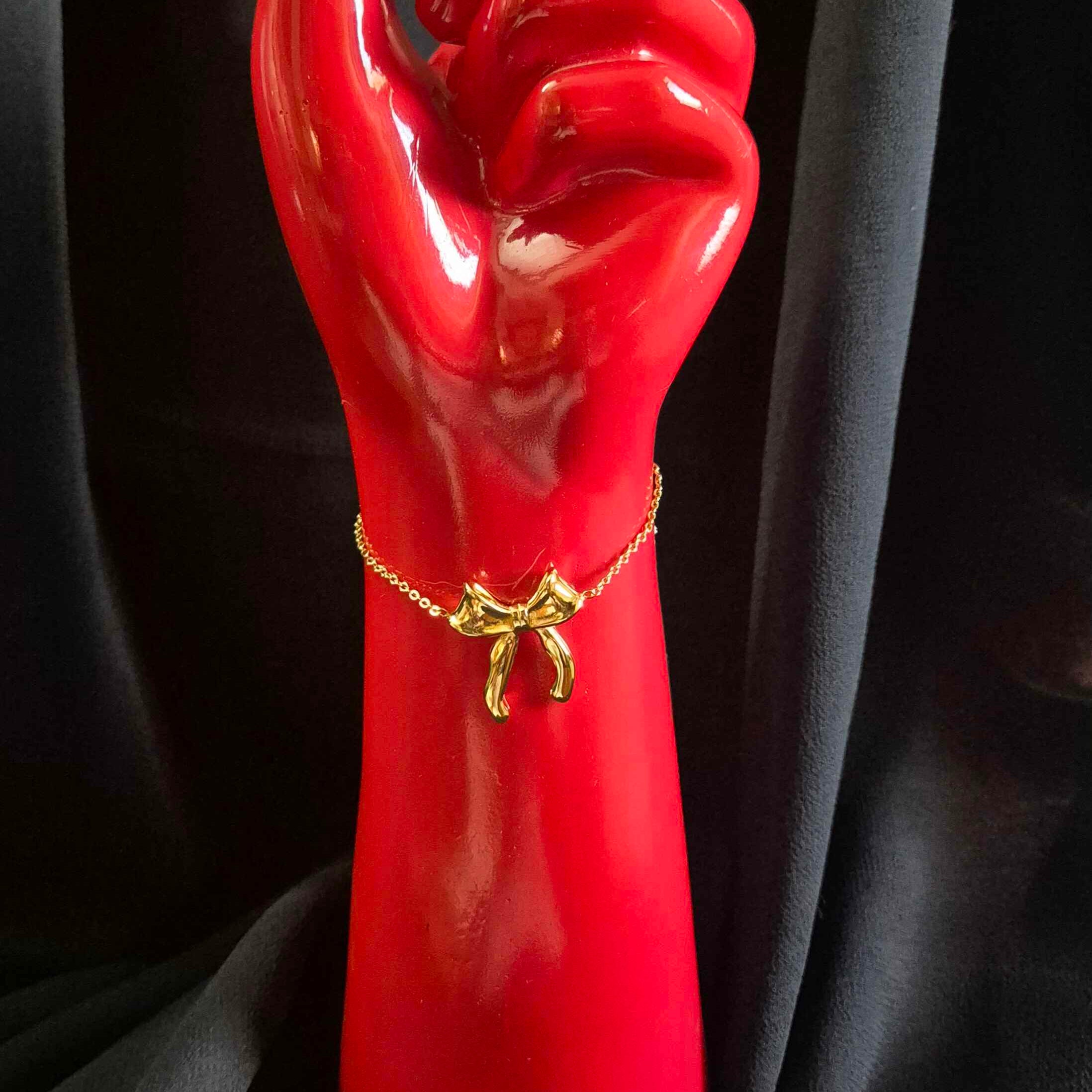 Anti tarnish Bow Charm Chain Bracelet with Sculpted Ribbon Center piece