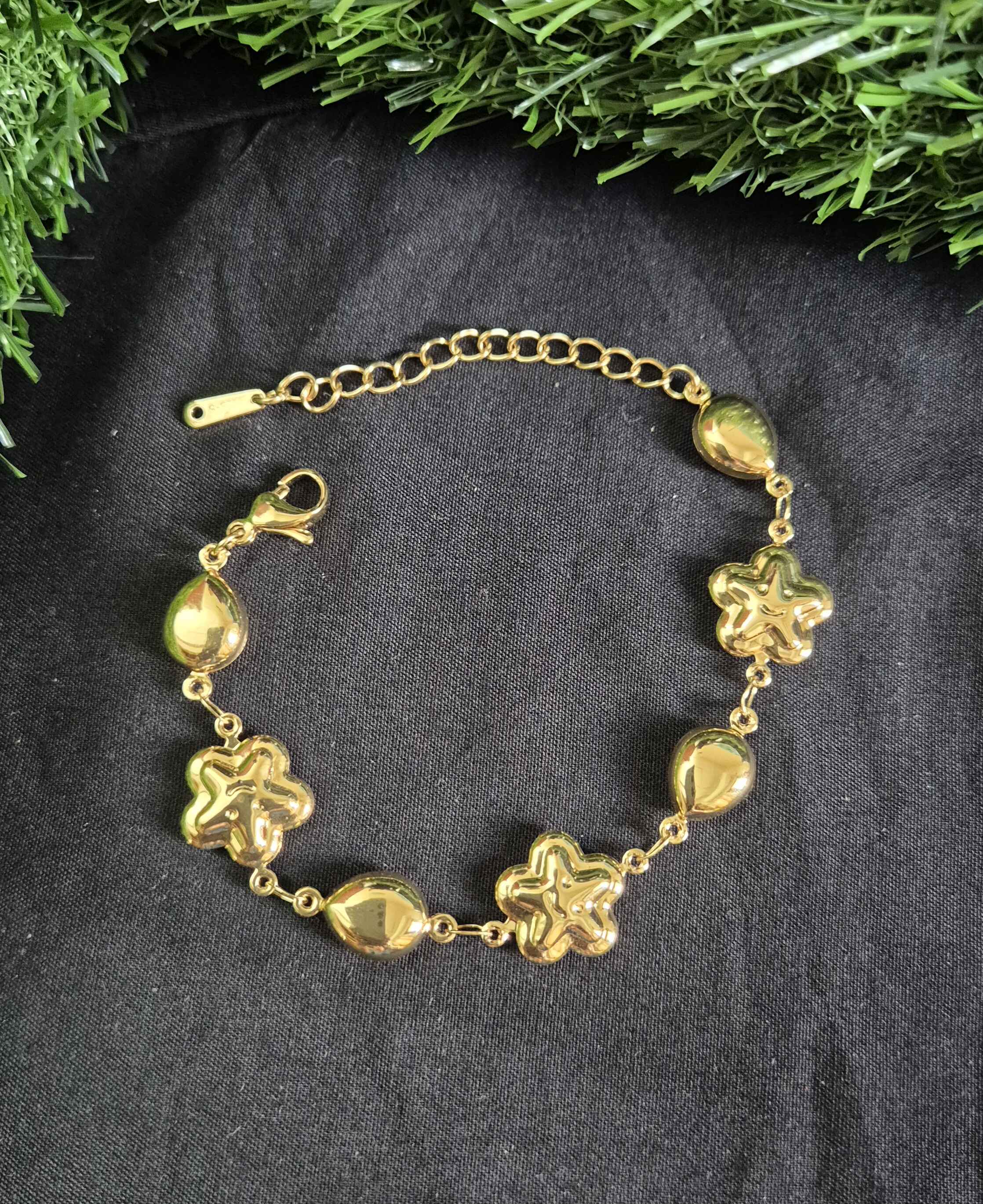 Star and Teardrop Link Bracelet with Polished Gold-Tone Charms