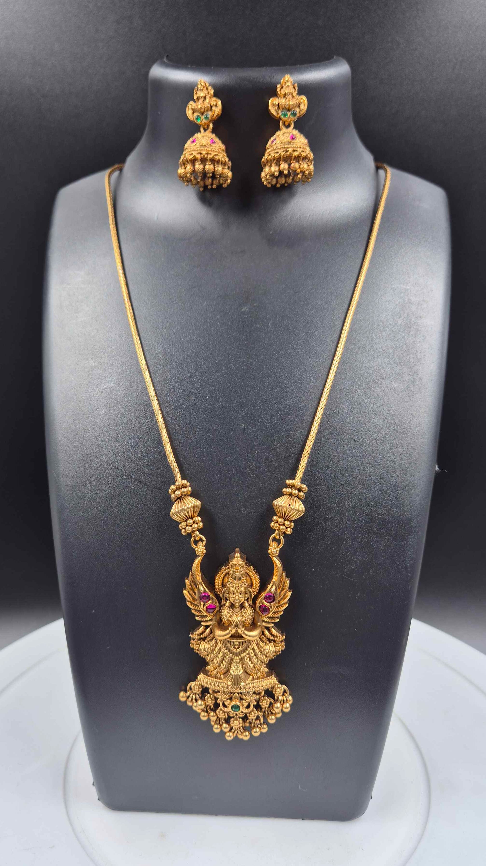 Antique Temple Pendant Necklace Set with Garudalvar Motif and Jhumka Earrings