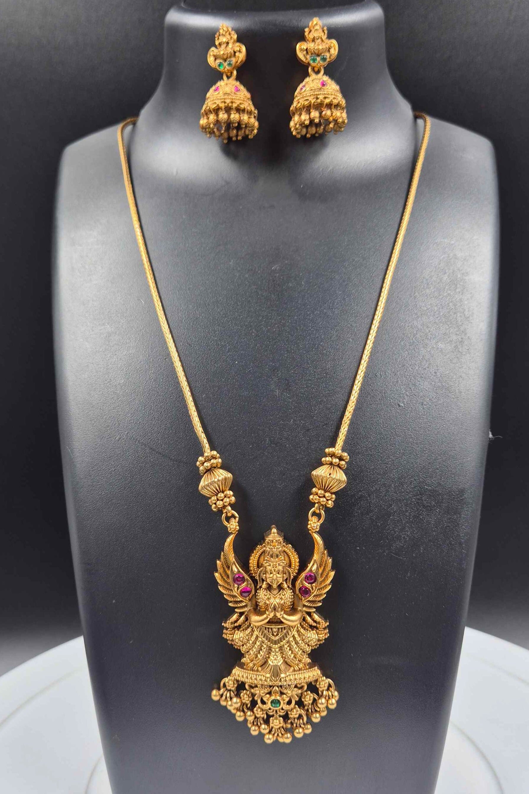 Antique Temple Pendant Necklace Set with Garudalvar Motif and Jhumka Earrings