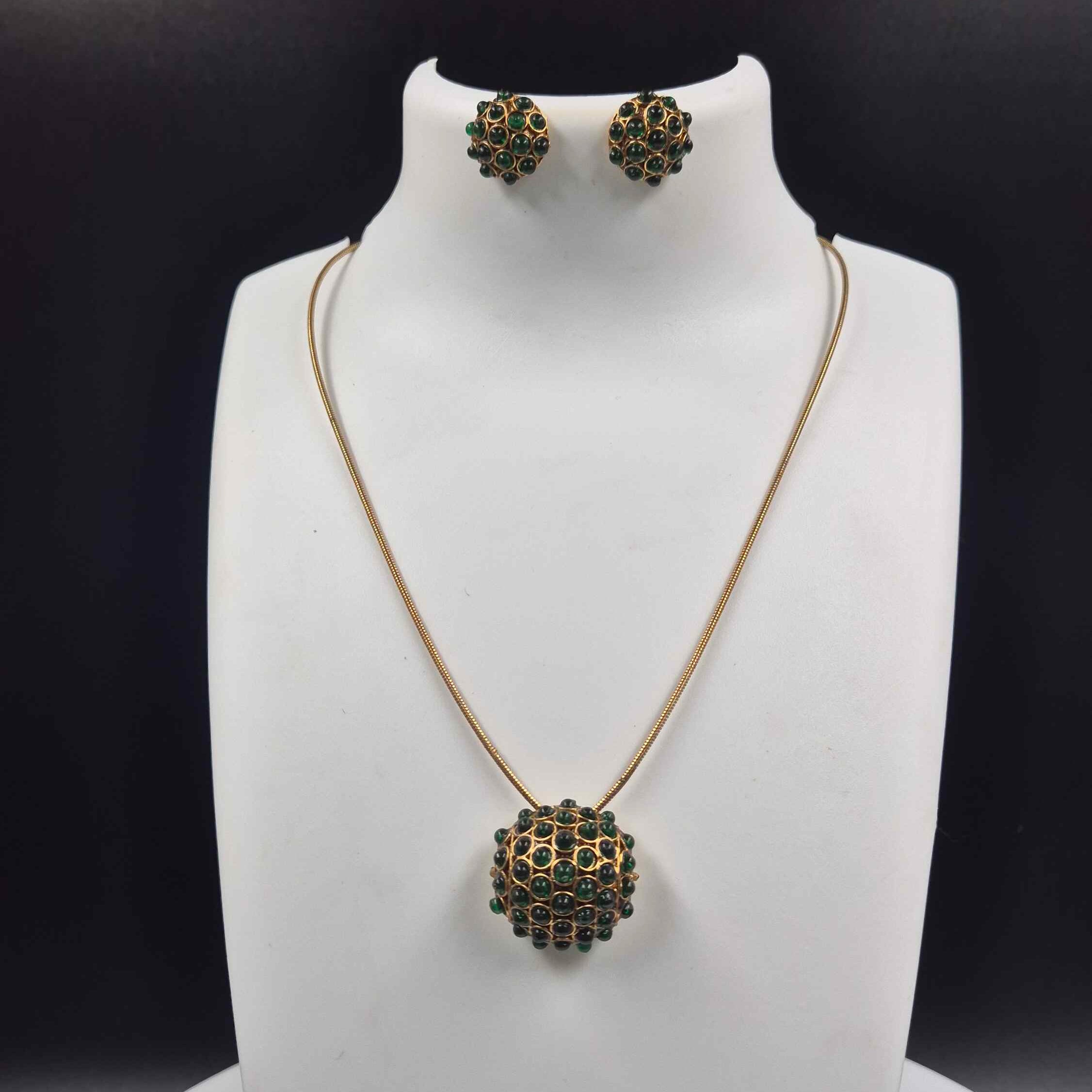 Emerald Dome Pendant Necklace Set | Minimal Antique Gold Statement Jewellery