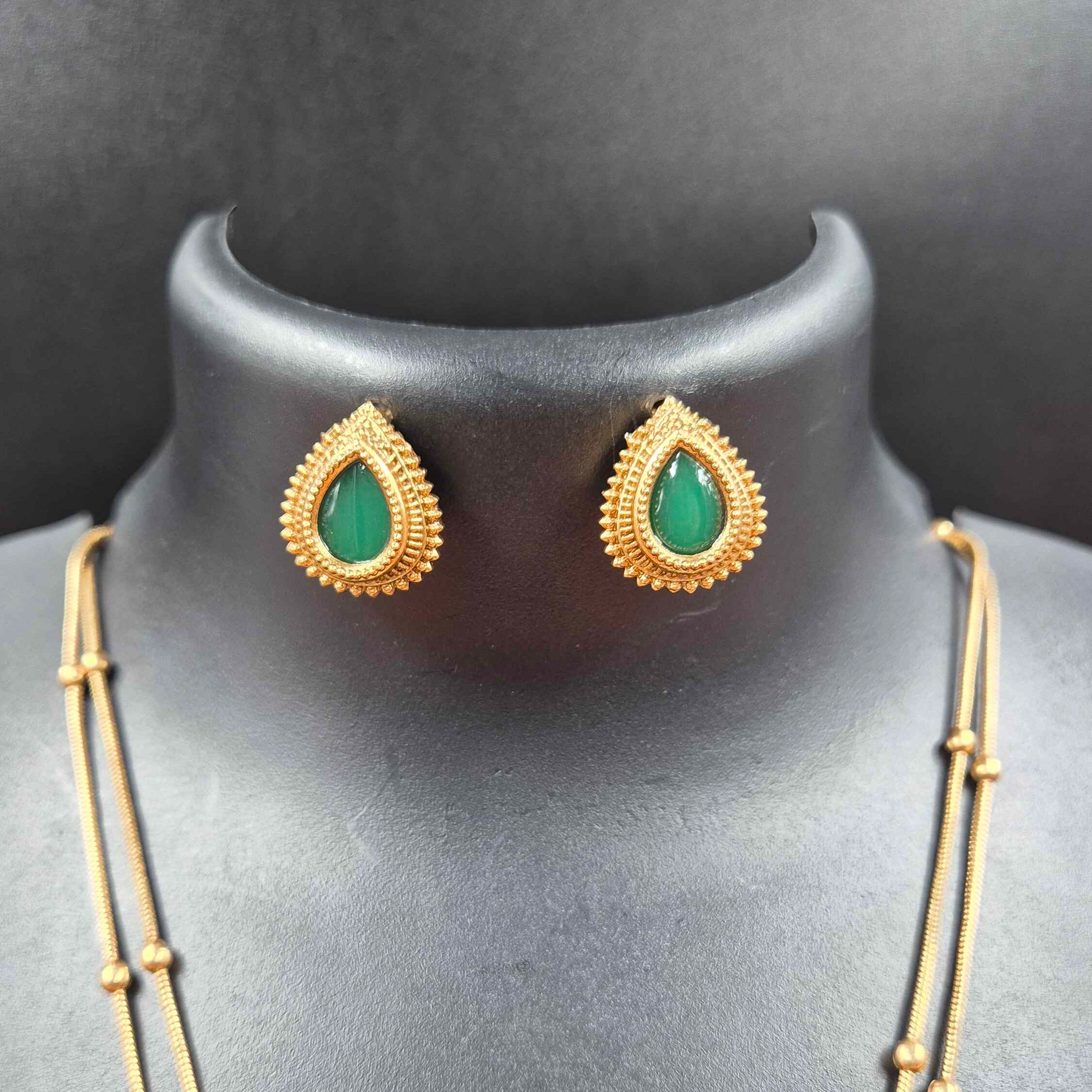 Elegant Double-Layer Green  palakka Teardrop Pendant Necklace Set with Matching Studs