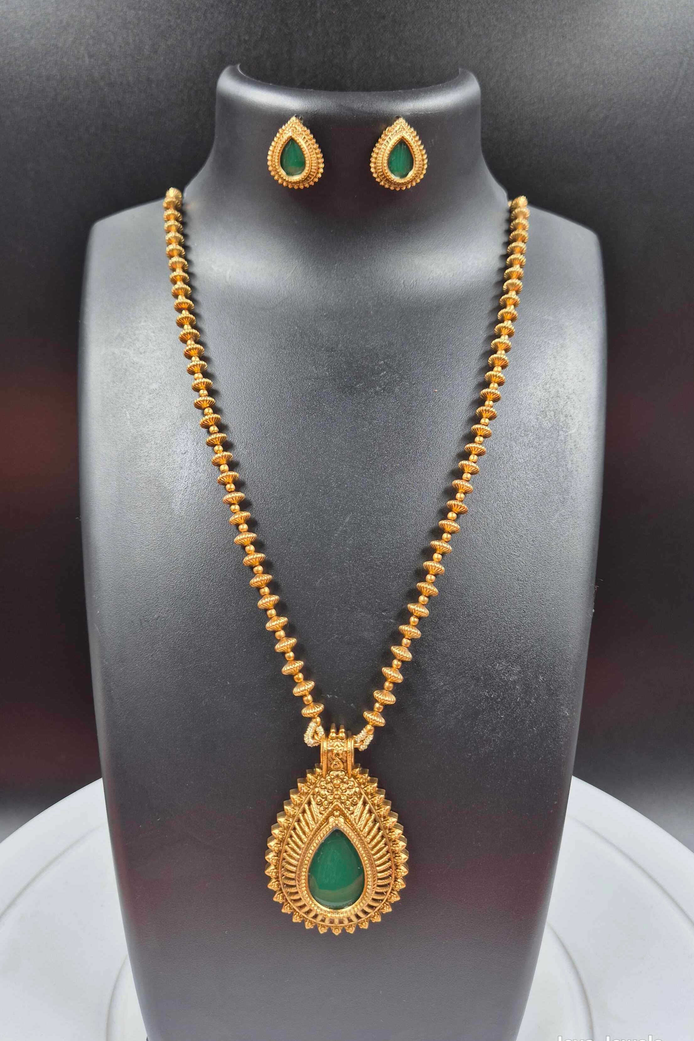 Antique Gold-Tone Green palakka Teardrop Pendant Necklace Set with Matching Studs
