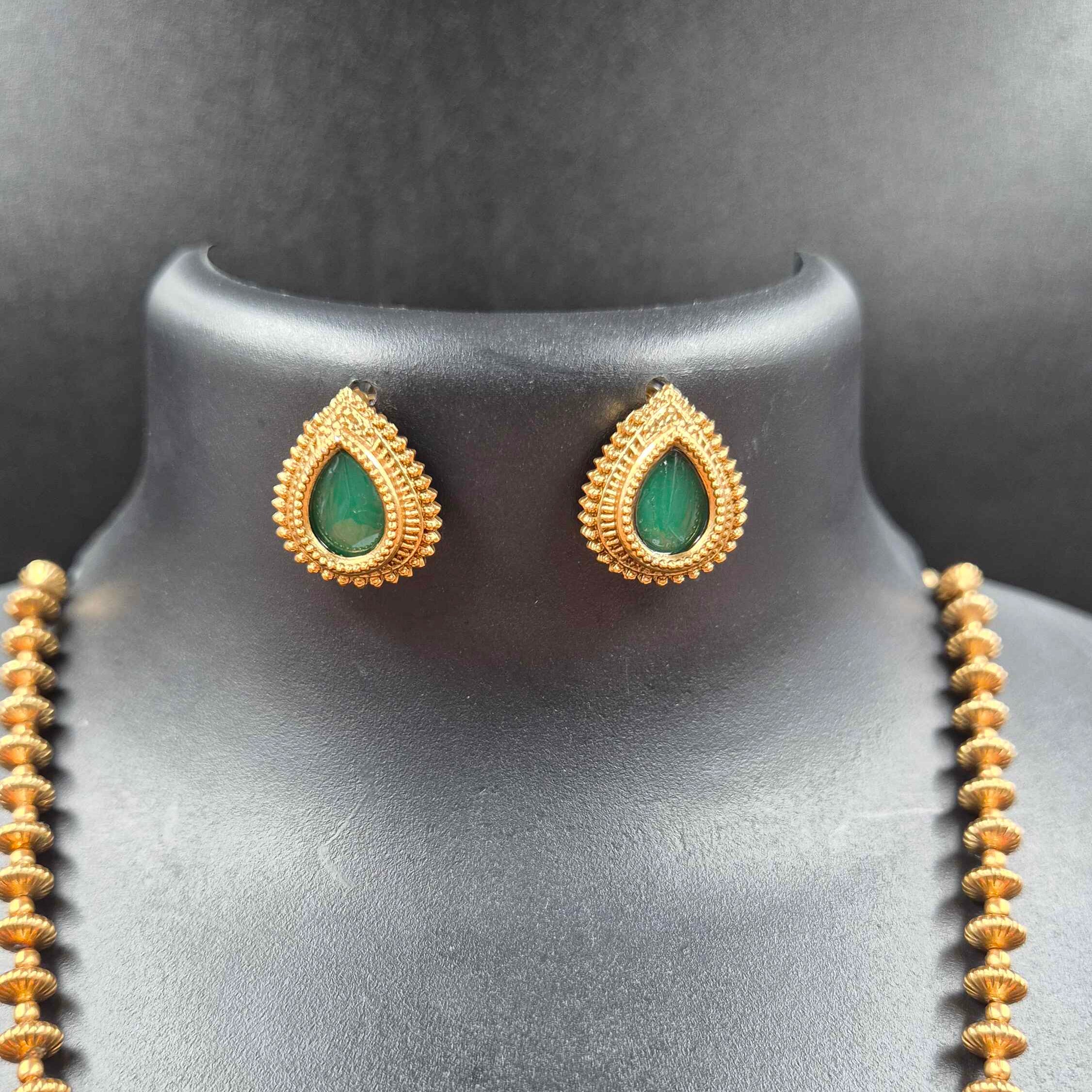 Antique Gold-Tone Green palakka Teardrop Pendant Necklace Set with Matching Studs