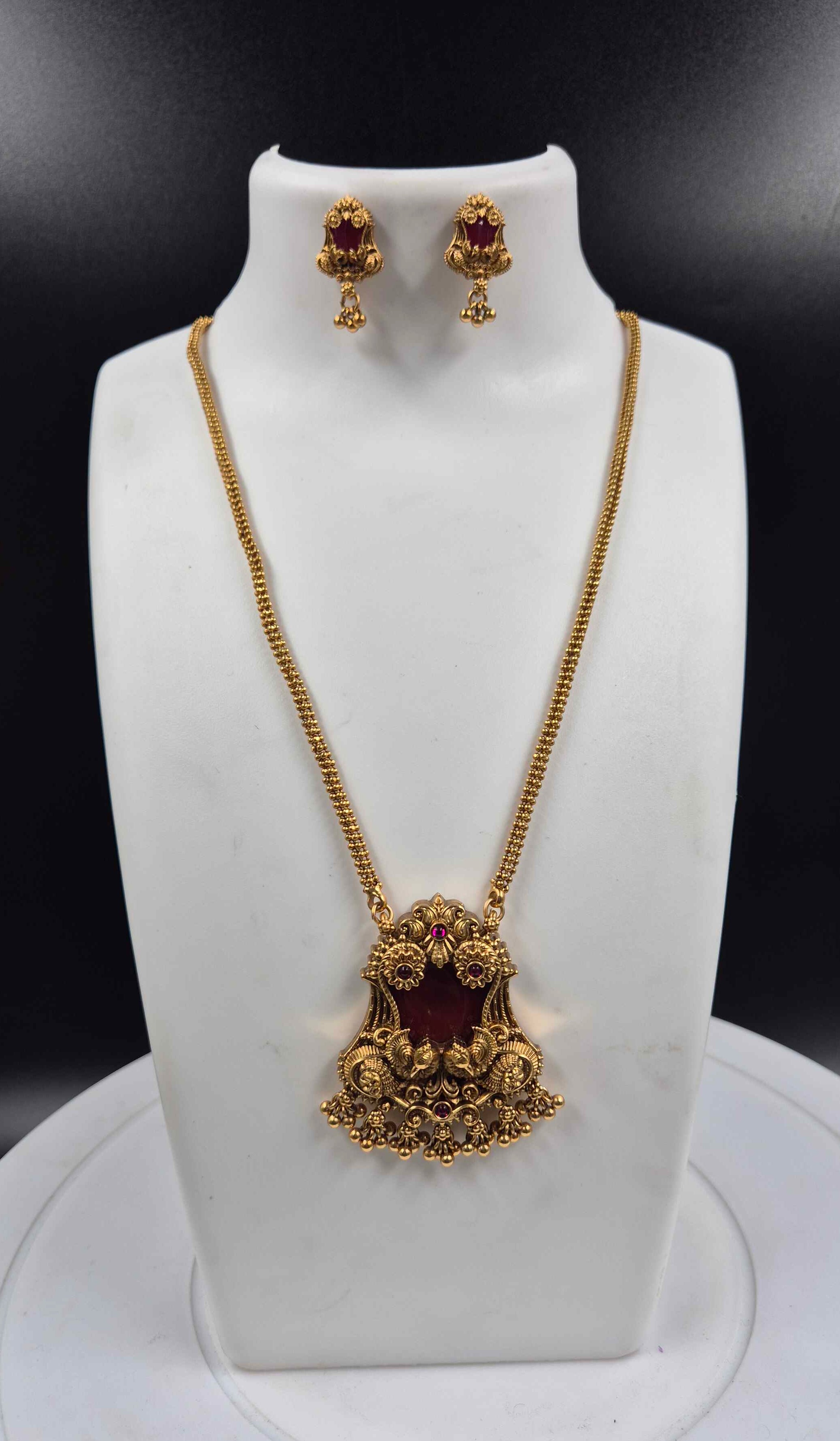 Antique Gold Ruby Stone Pendant Necklace Set with Matching Earrings