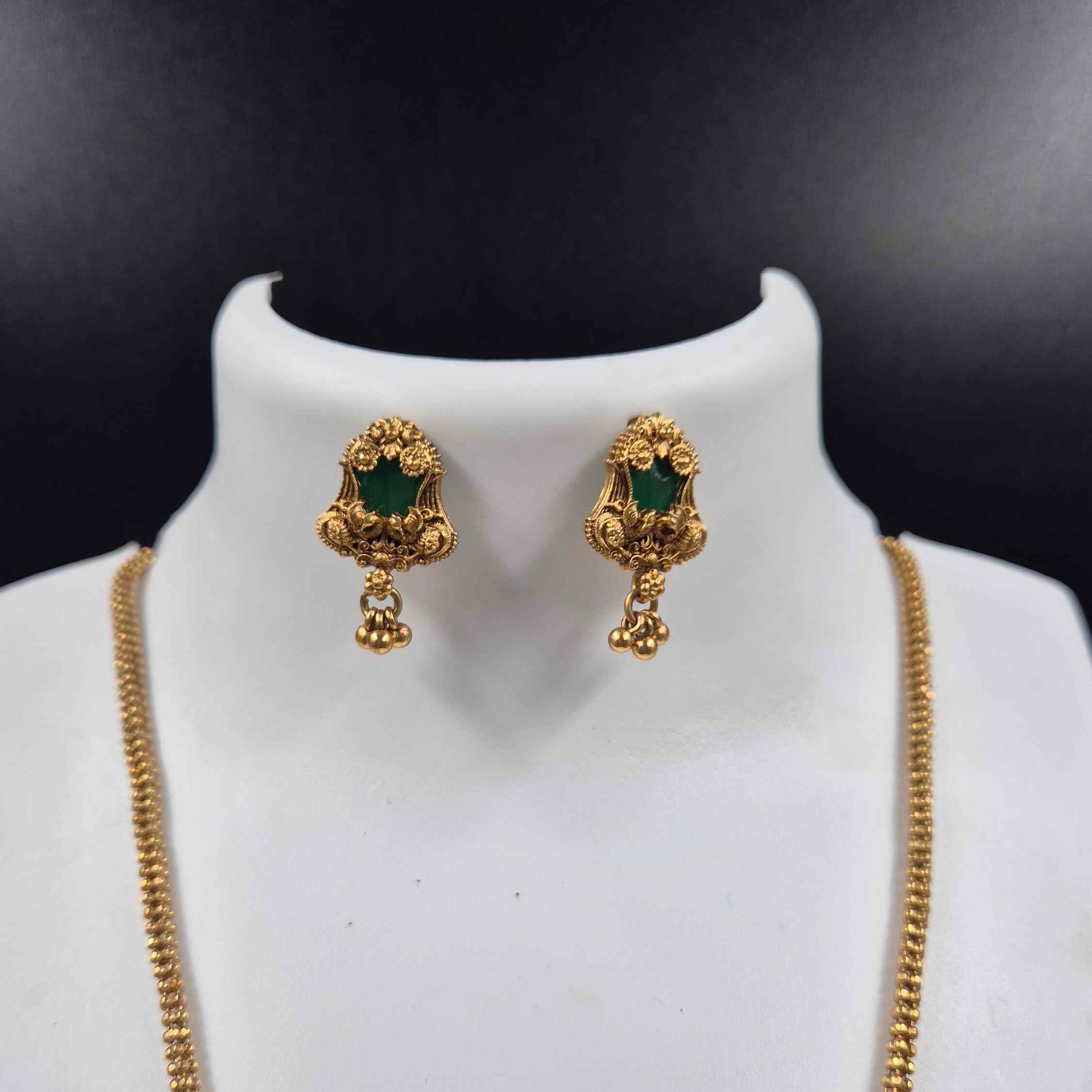 Antique Gold Green Stone Pendant Necklace Set with Matching Earrings