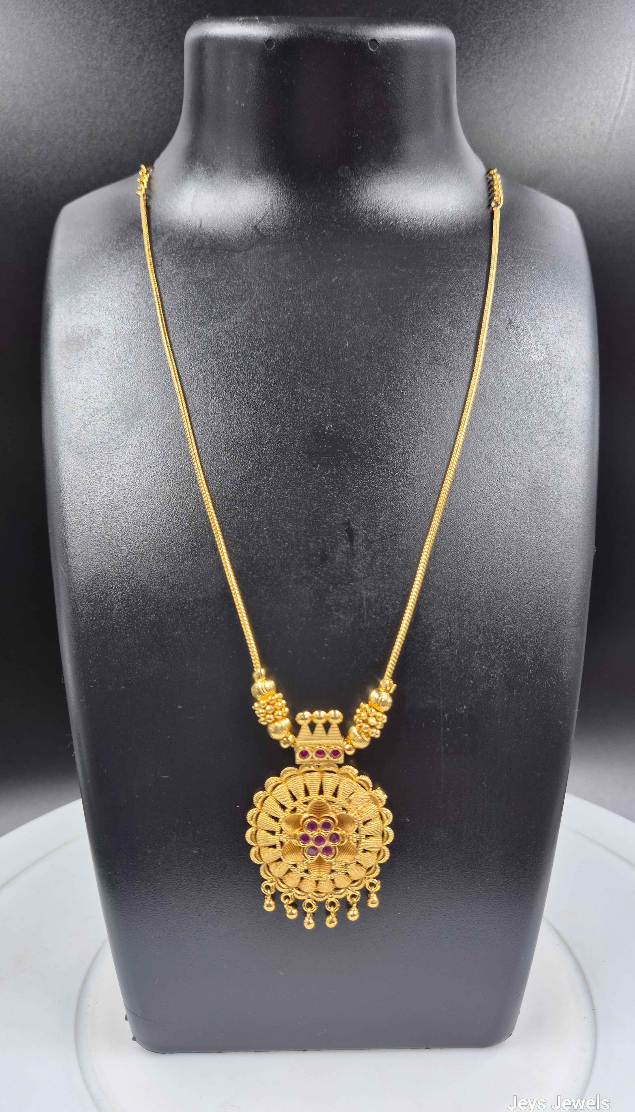 Antique Gold Floral Round Pendant Necklace for Women