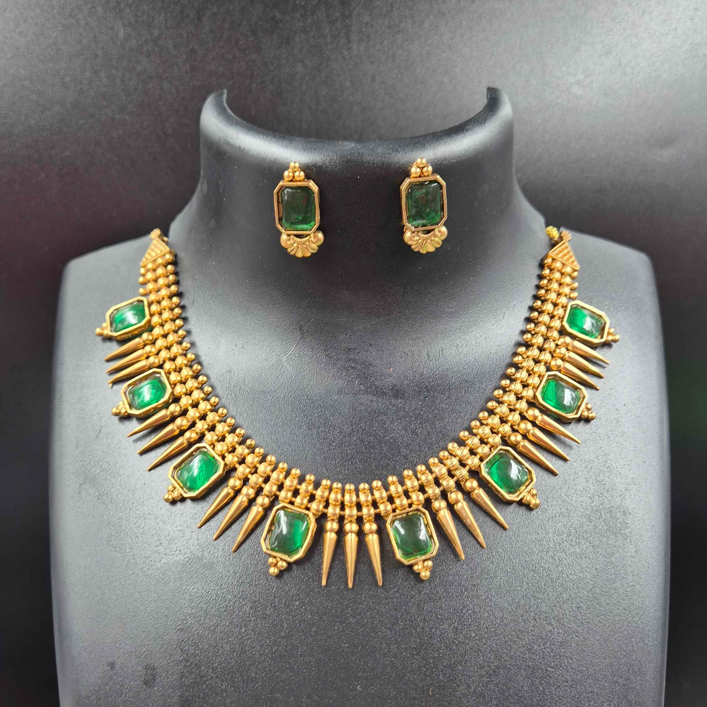Antique Gold, Green Stone and pichi mottu Necklace Set | Statement Choker Necklace with Stud Earrings
