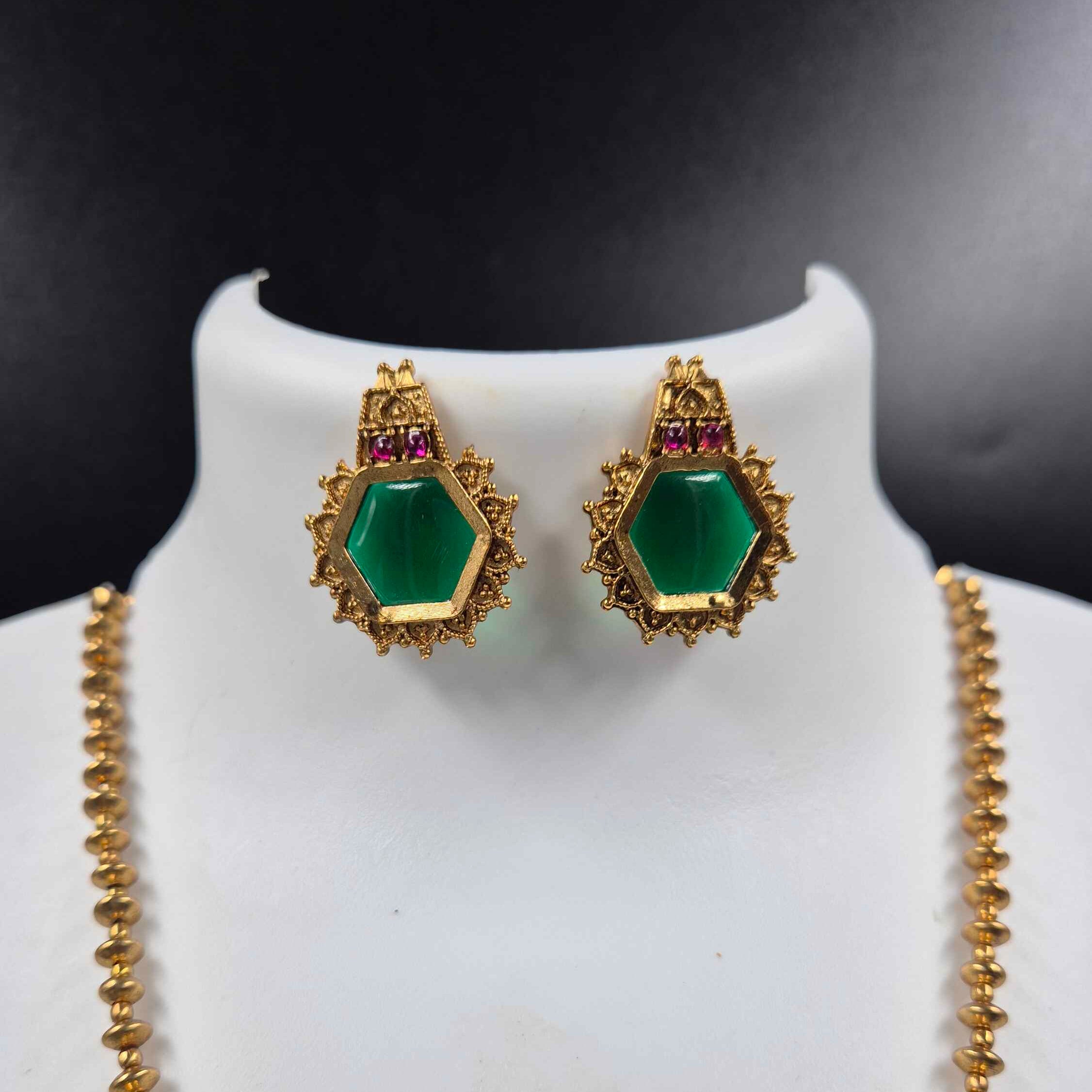 Green Hexagon Stone Necklace Set with Matching Earrings