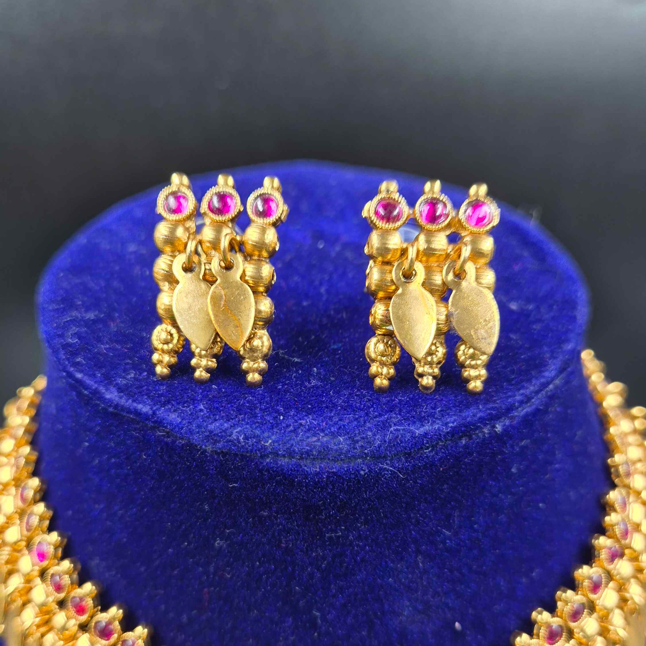 Traditional Gold Finish Choker Necklace with Pink Stones