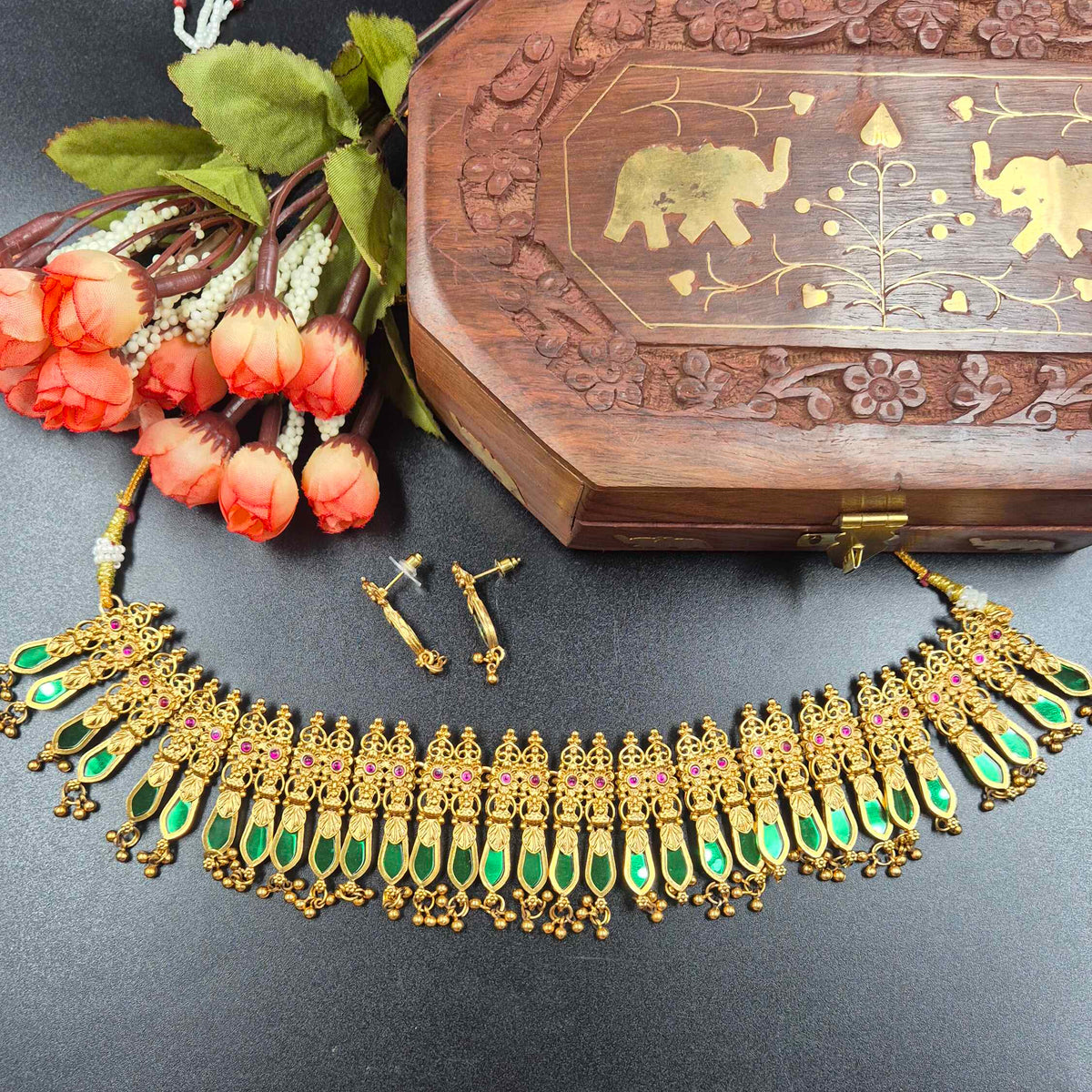 Green Pallakka Choker Necklace Set | Traditional Gold Jewellery