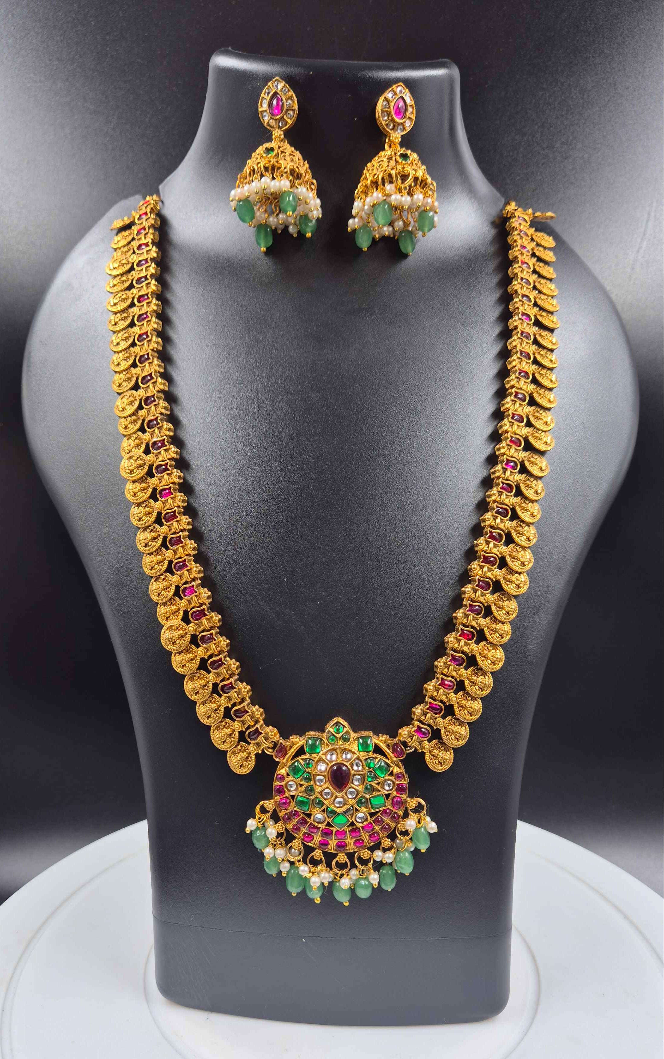 Traditional Kemp Necklace Set with Green Beads & Coin Motif