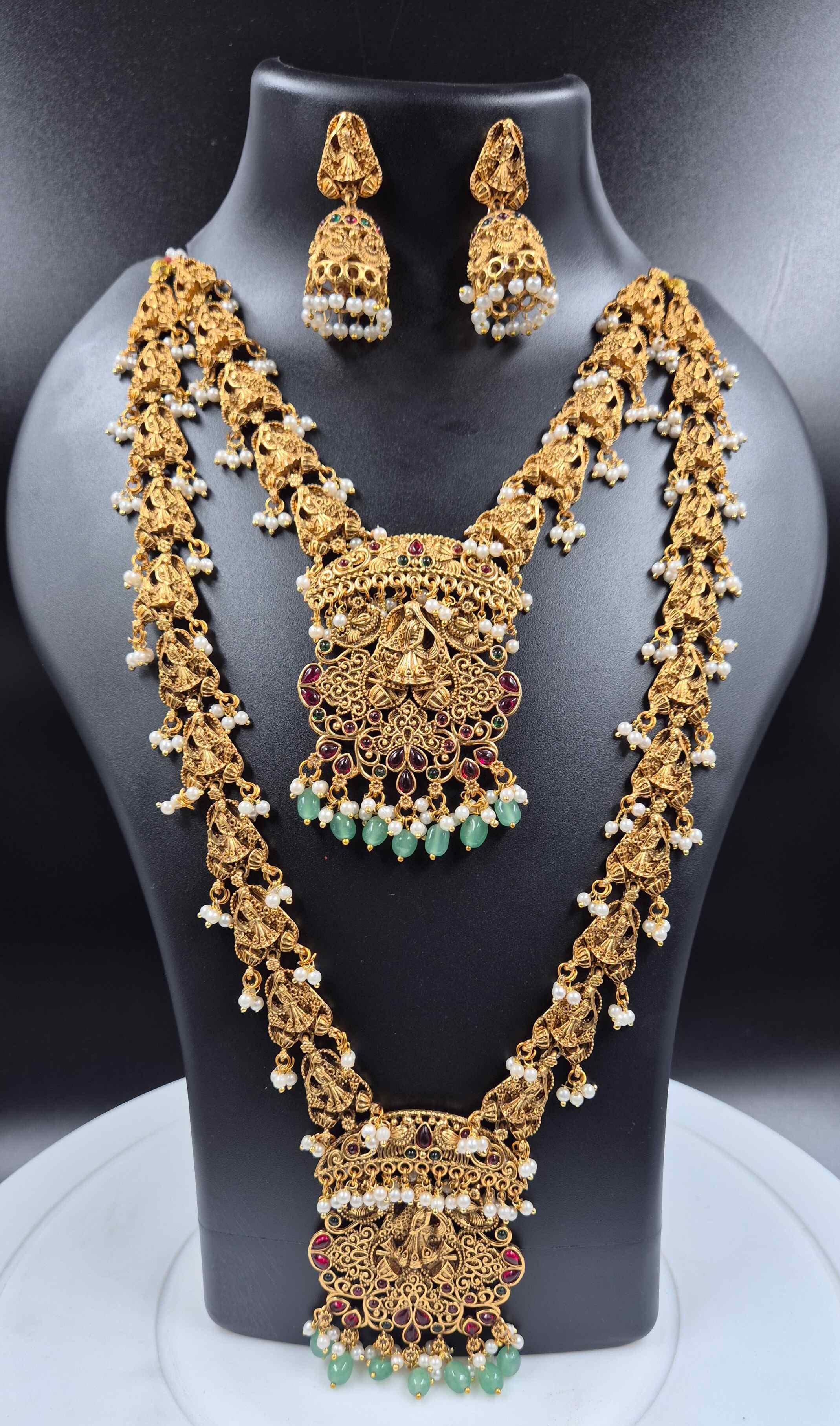 Queen Motif Bridal Temple Necklace Set with Pearls & Green Beads