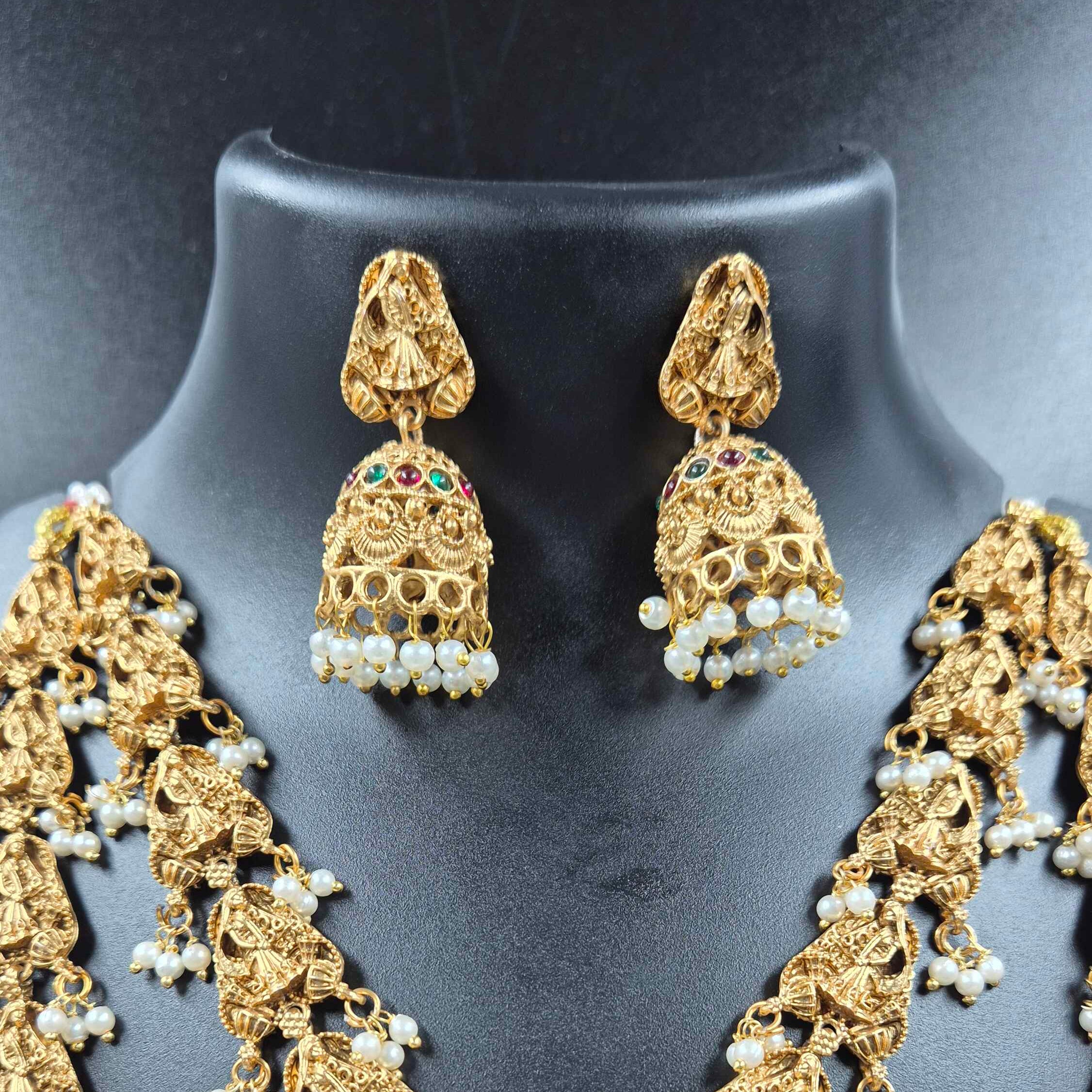 Queen Motif Bridal Temple Necklace Set with Pearls & Green Beads