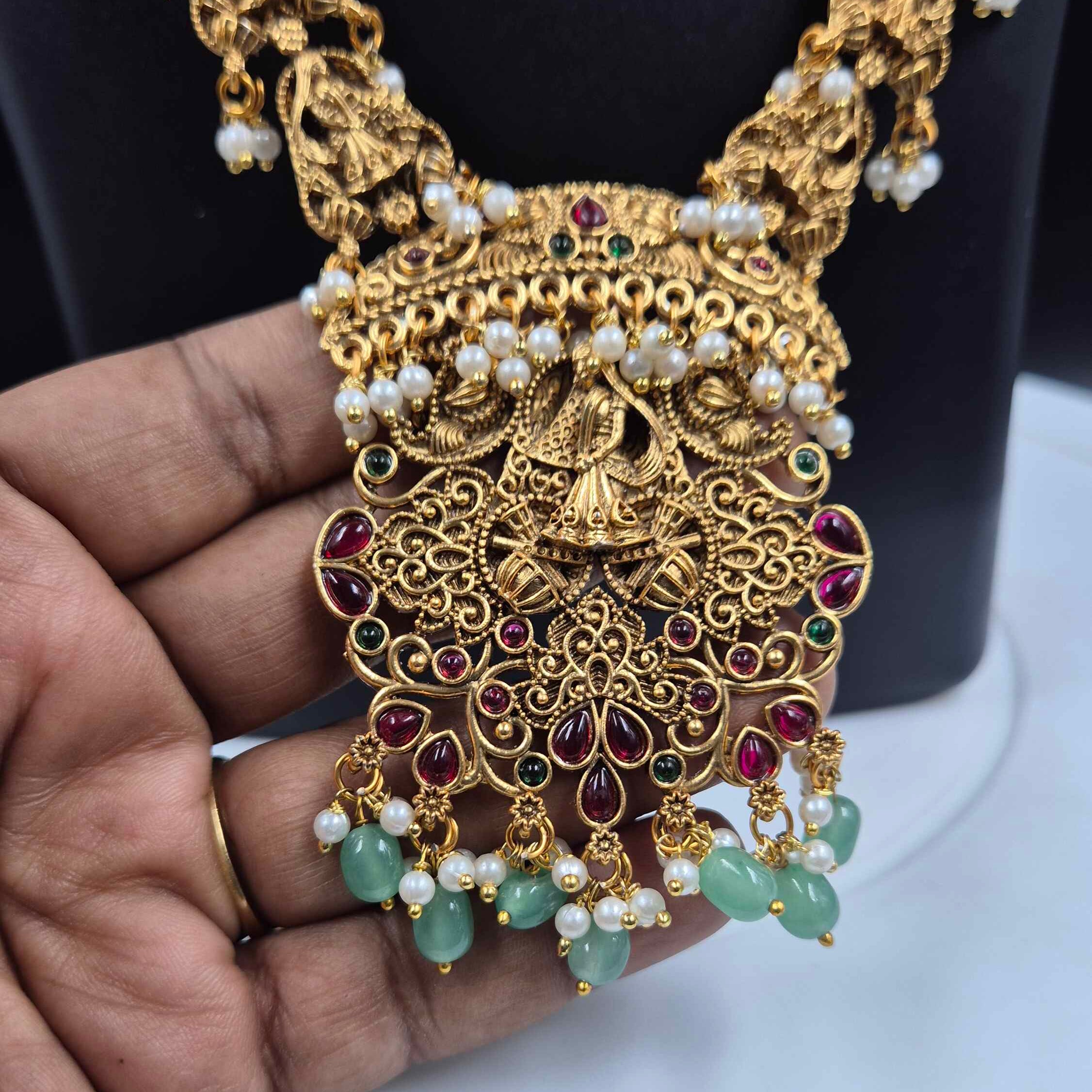 Queen Motif Bridal Temple Necklace Set with Pearls & Green Beads