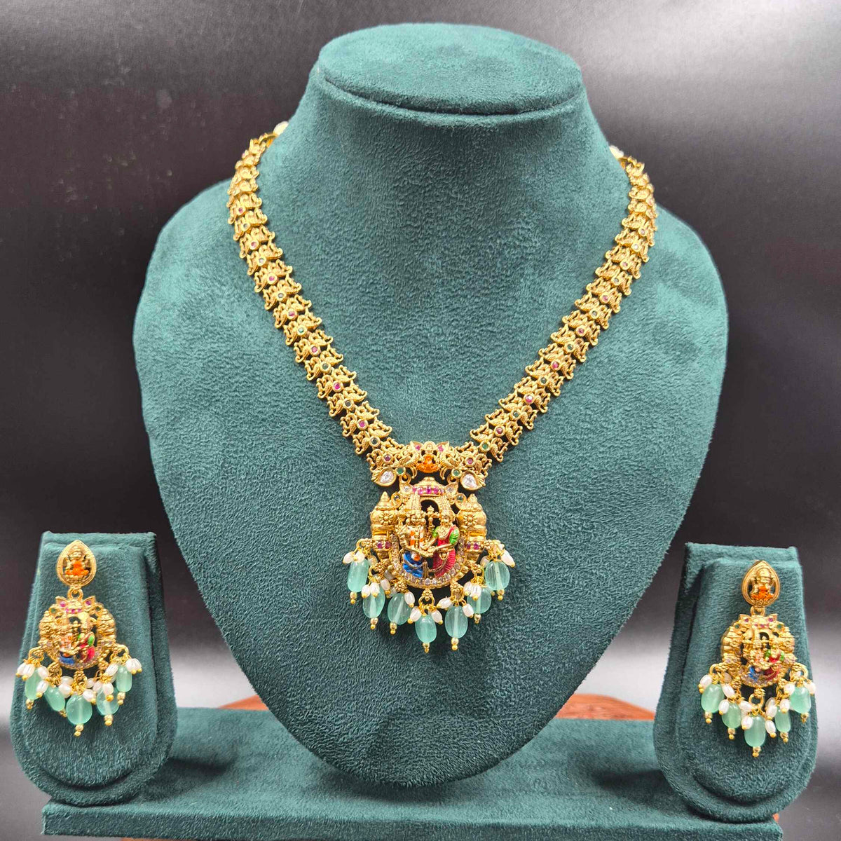 Simple Srinivasa Kalyanam necklace set with matching earrings