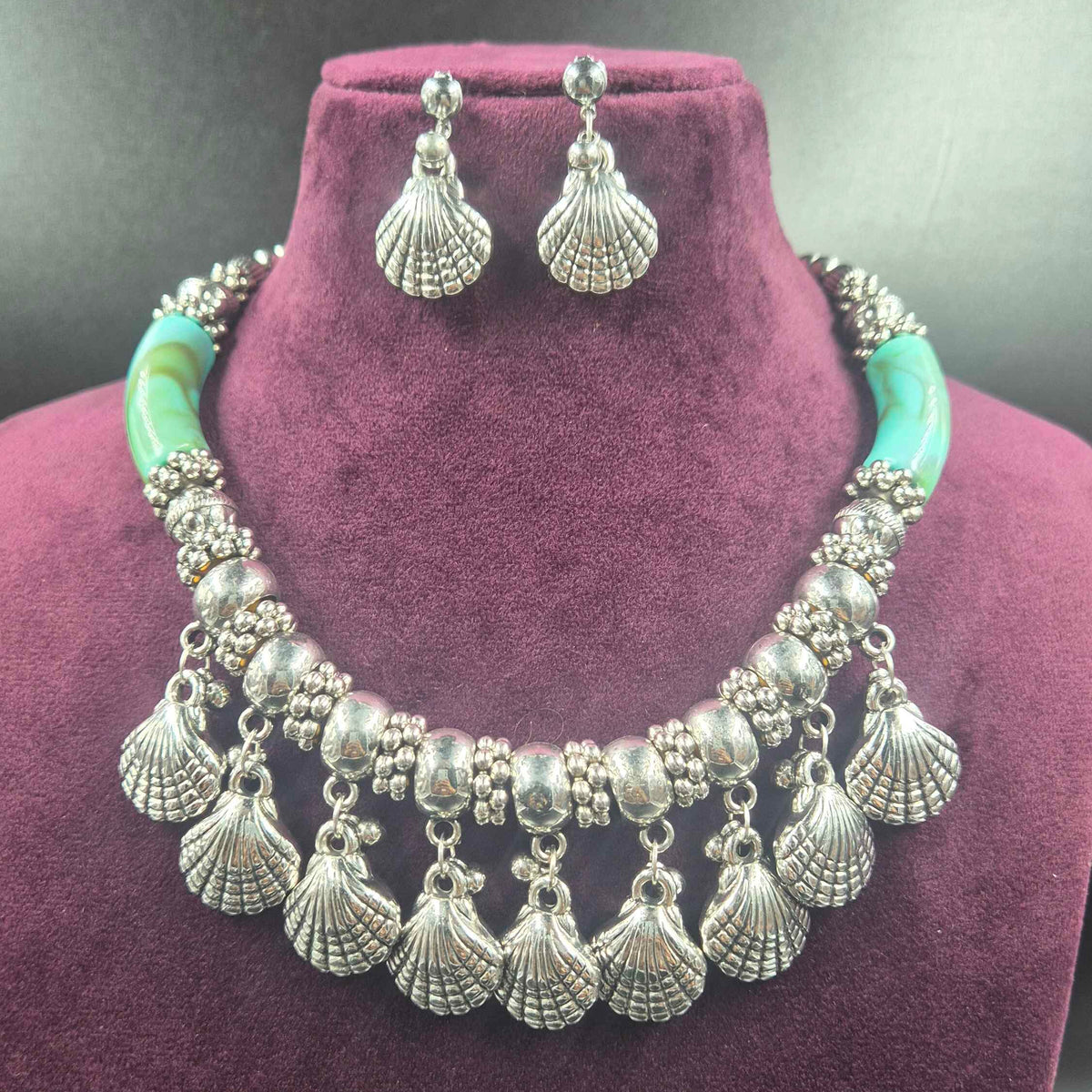 Oxidised Silver Shell Choker Necklace with Turquoise Beads & Earrings