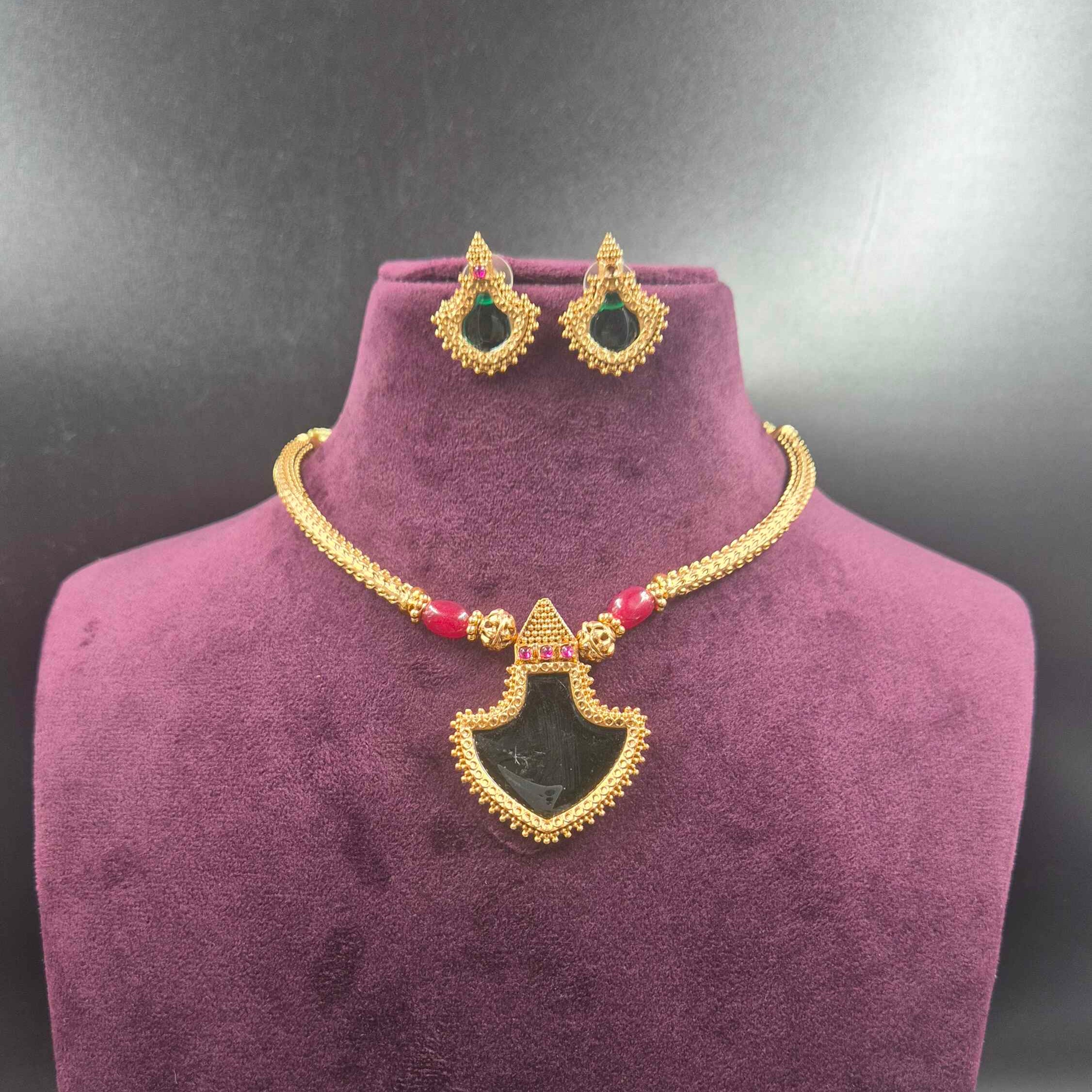 Green Pallakka Necklace Set | Traditional Gold Jewellery with Green Stone