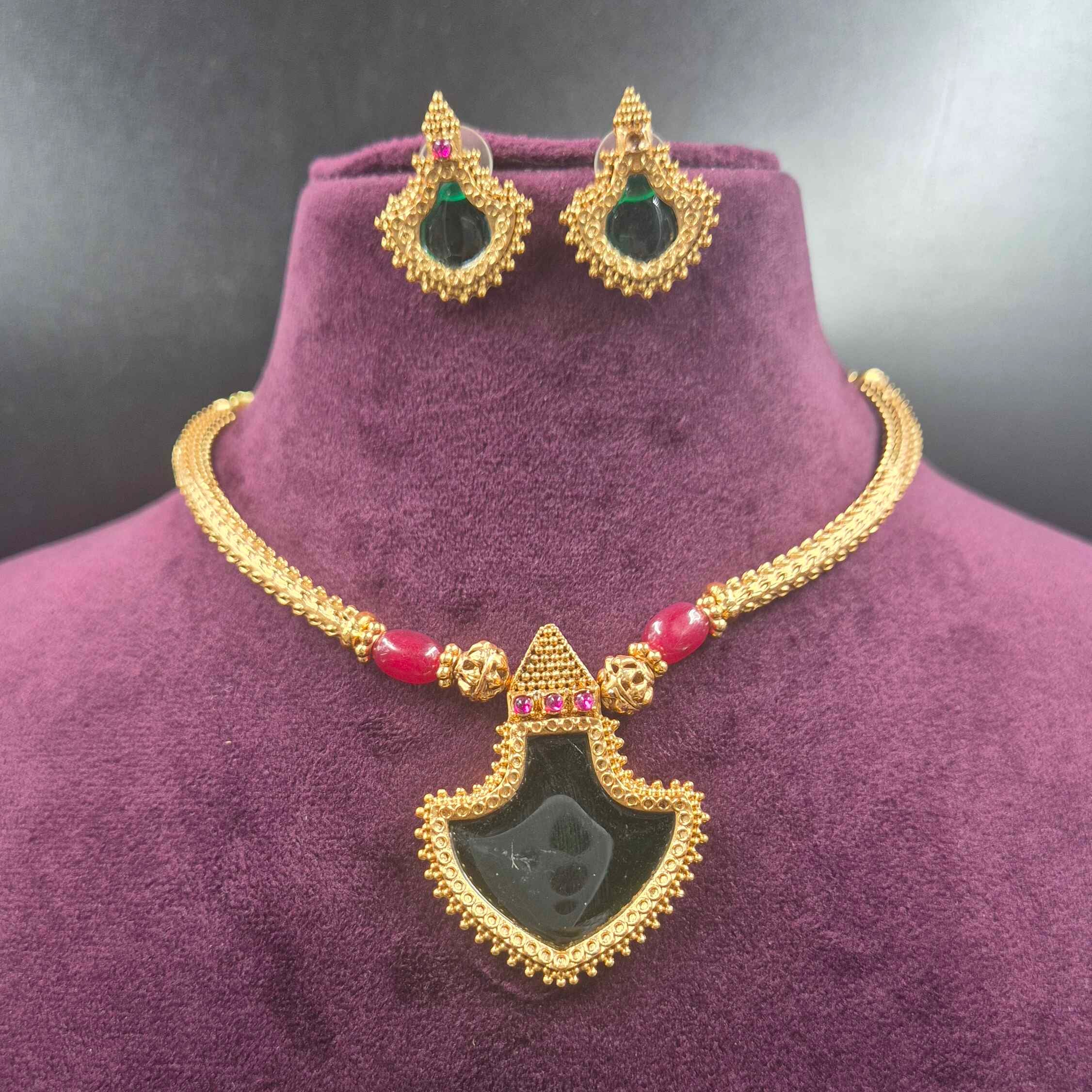 Green Pallakka Necklace Set | Traditional Gold Jewellery with Green Stone