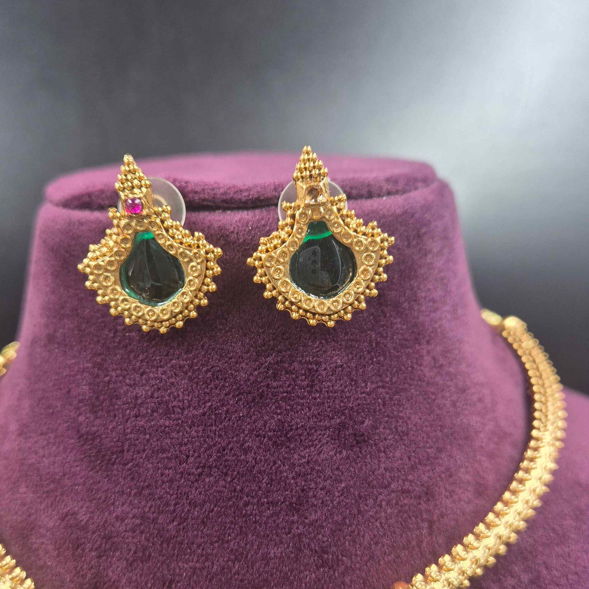 Green Pallakka Necklace Set | Traditional Gold Jewellery with Green Stone
